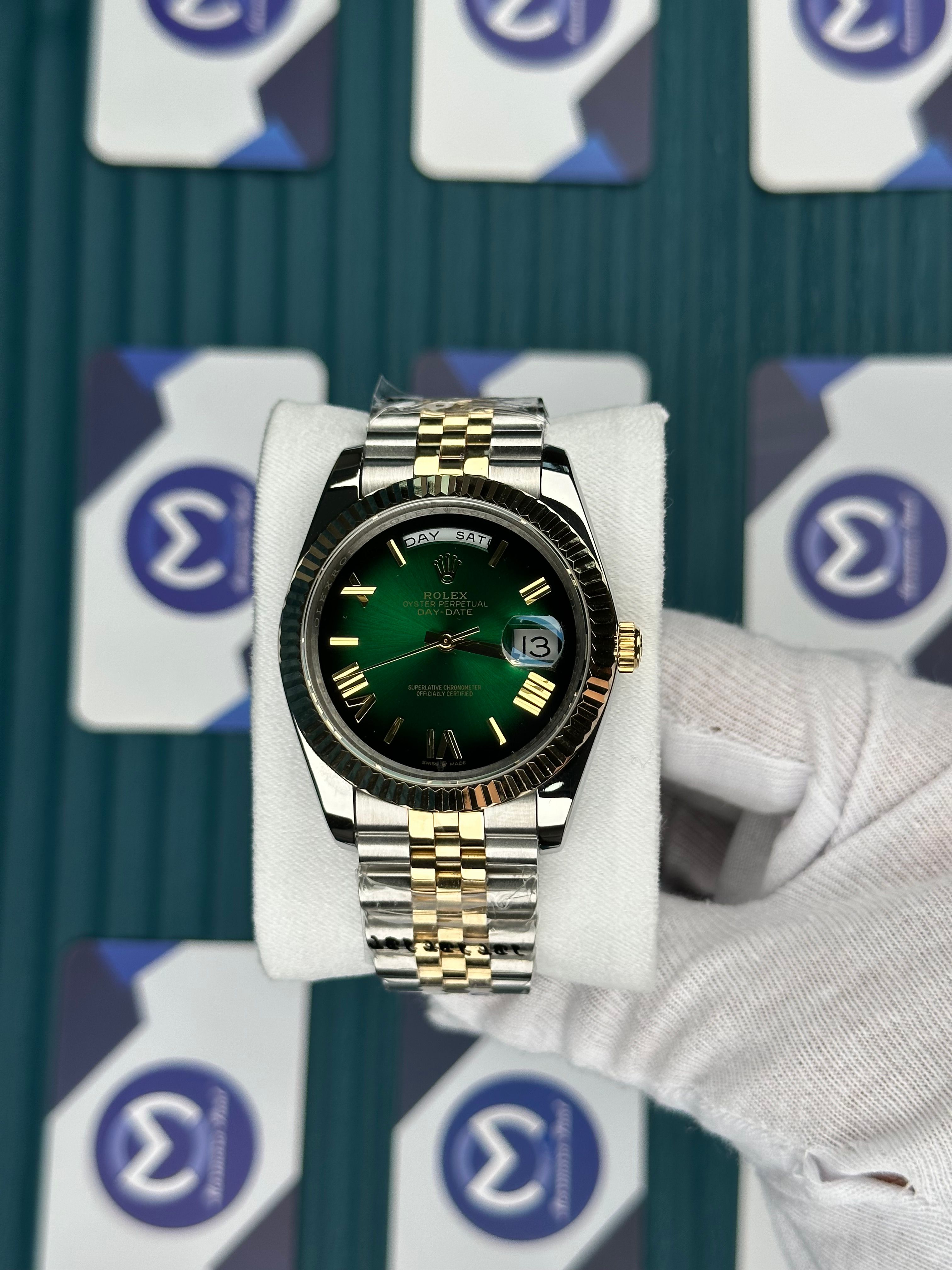 ROLEX DAY-DATE GREEN DIAL GOLD ROMA INDEX GOLD-SILVER JUBILE