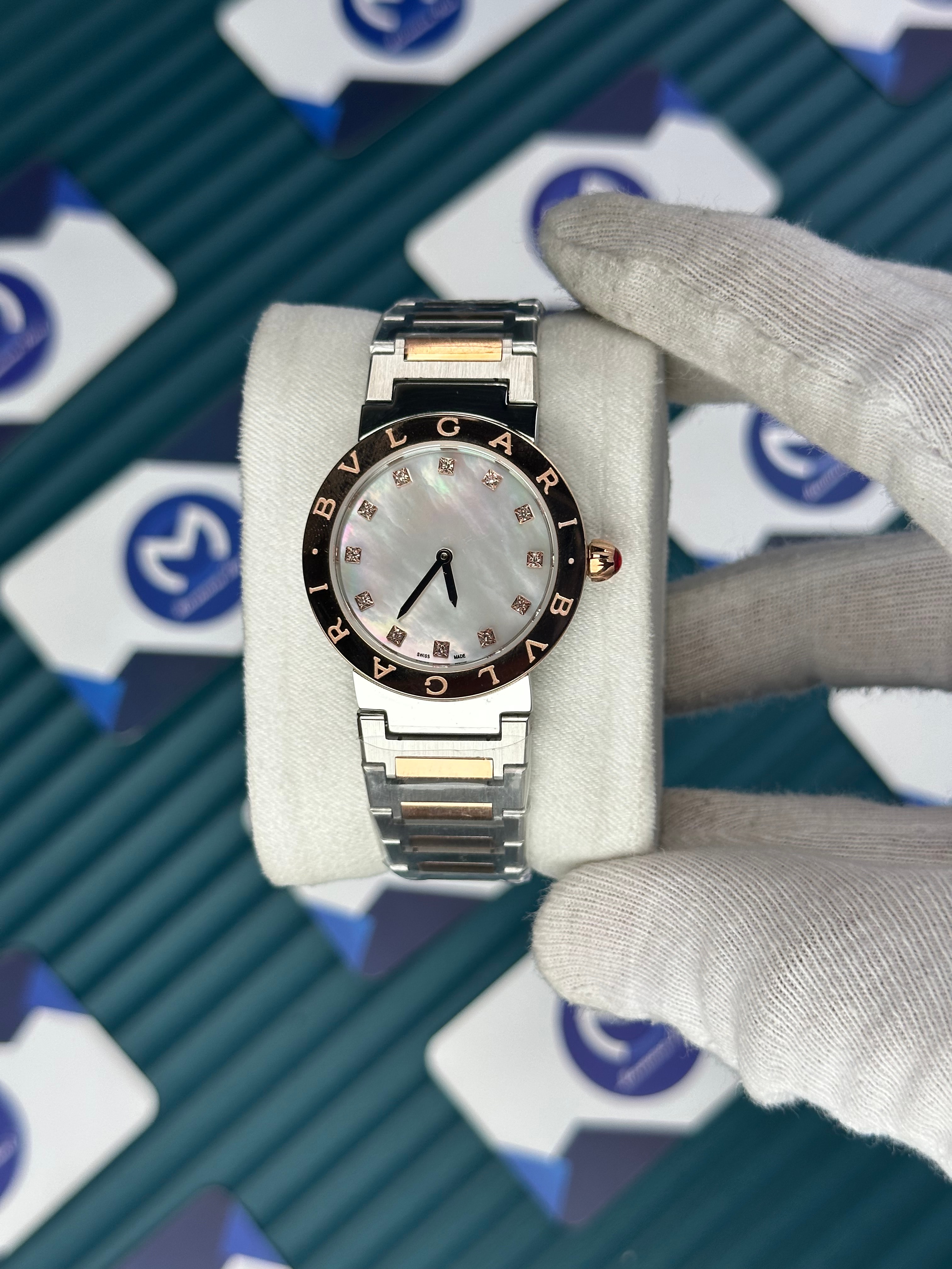 BVLGARI PEARLESCENT WHITE DIAL GOLD BEZEL DIAMOND INDEX GOLD-SILVER CORD