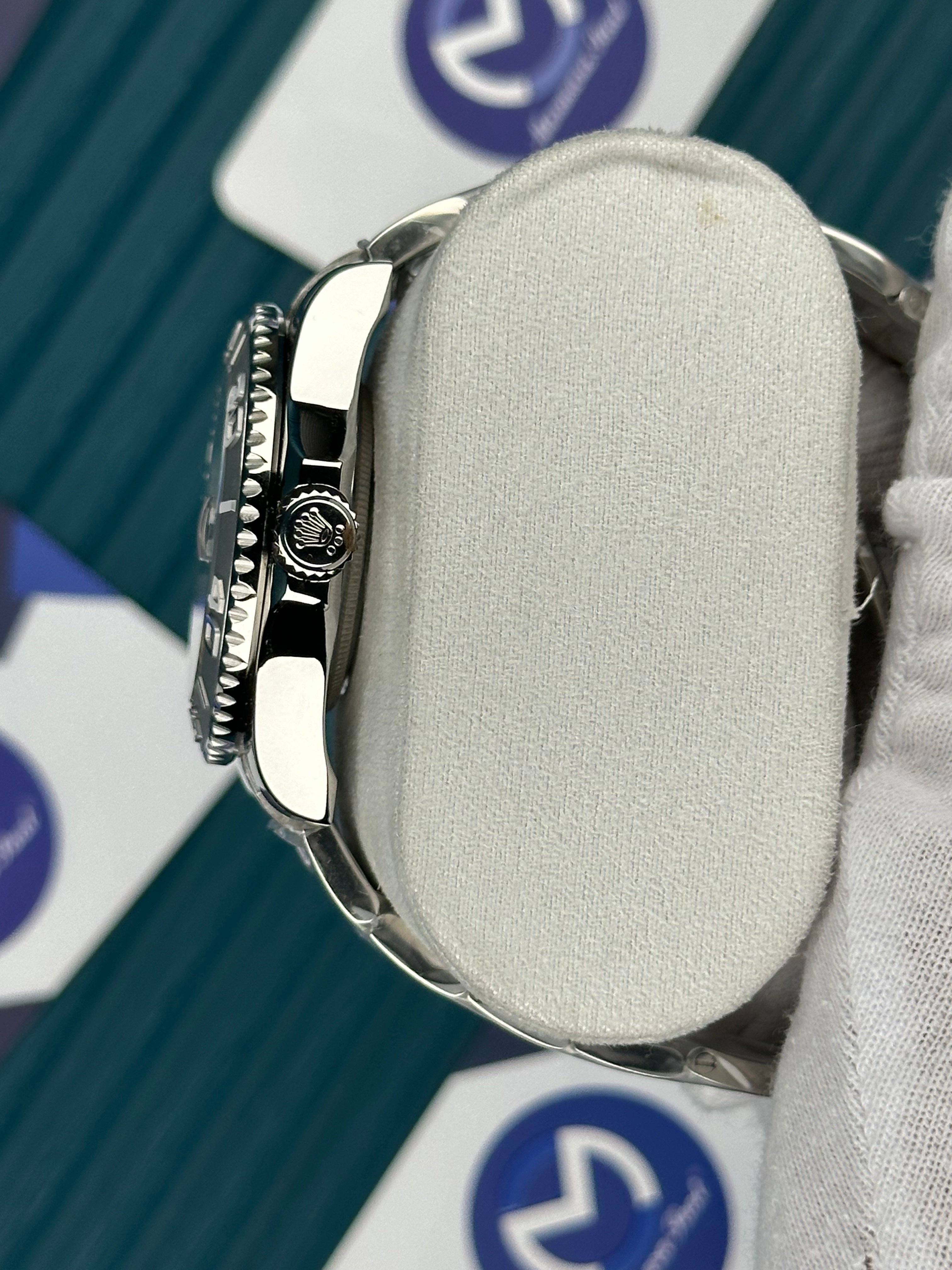 ROLEX YACHT-MASTER 44 MM BLACK DIAL AND BEZEL OYSTER SILVER