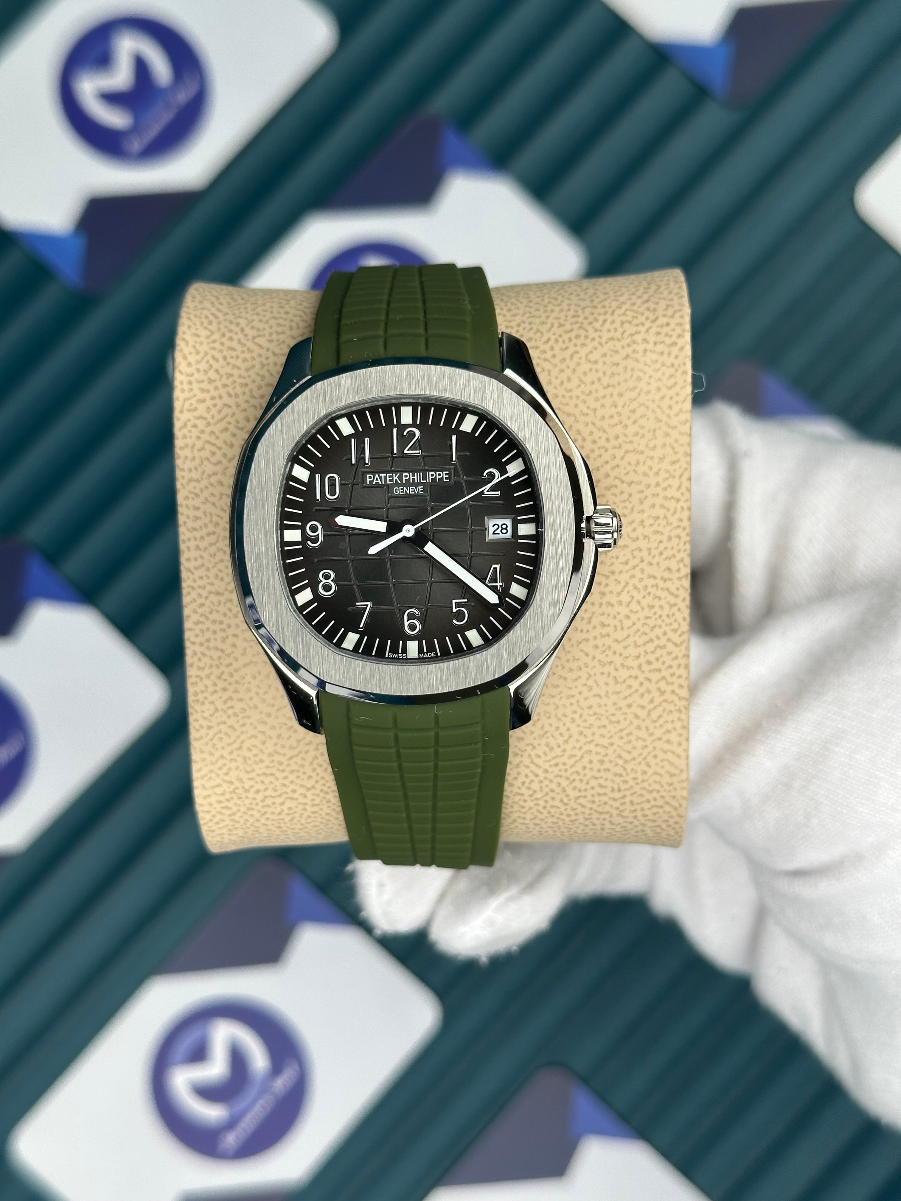 Patek Philippe Aquanaut Yeşil Kauçuk Kordon Gri Kadran Gümüş Kasa