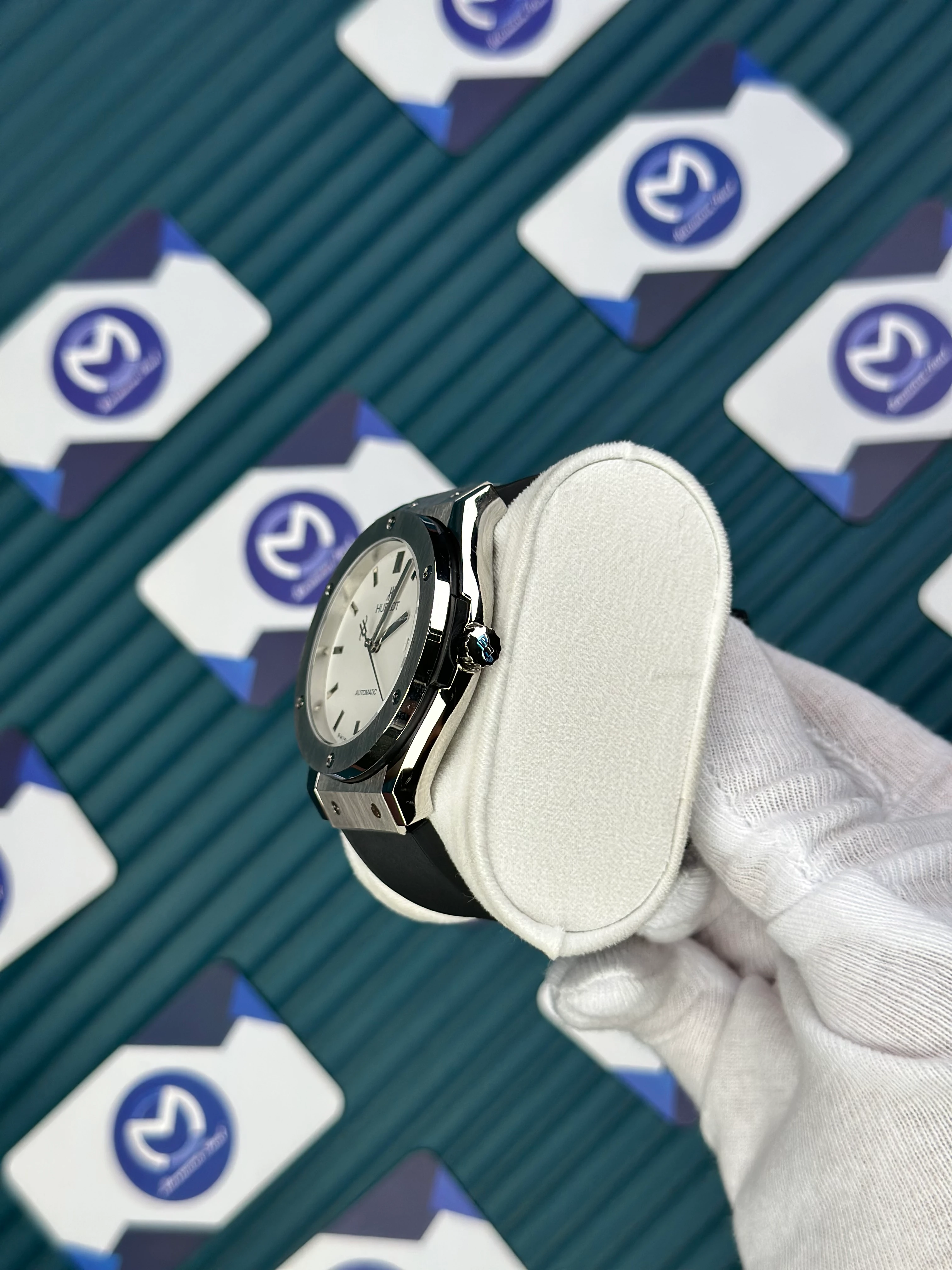 HUBLOT GENEVE AUTOMATIC VENDOME WHITE DIAL SILVER CASE BLACK RUBBER CORD 