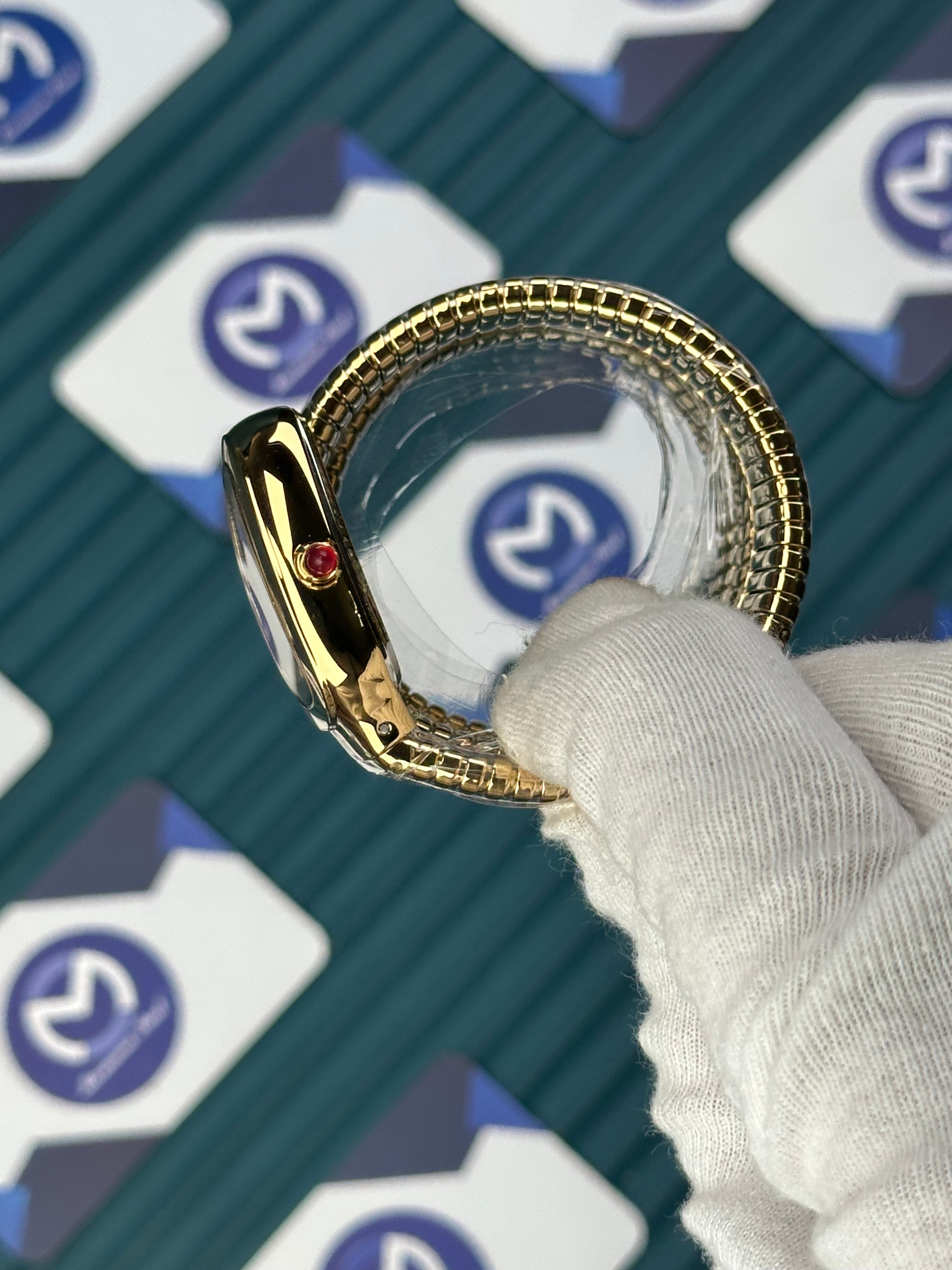 BVLGARI SERPENTI BLACK DIAL GOLD LONG TUBOGAS