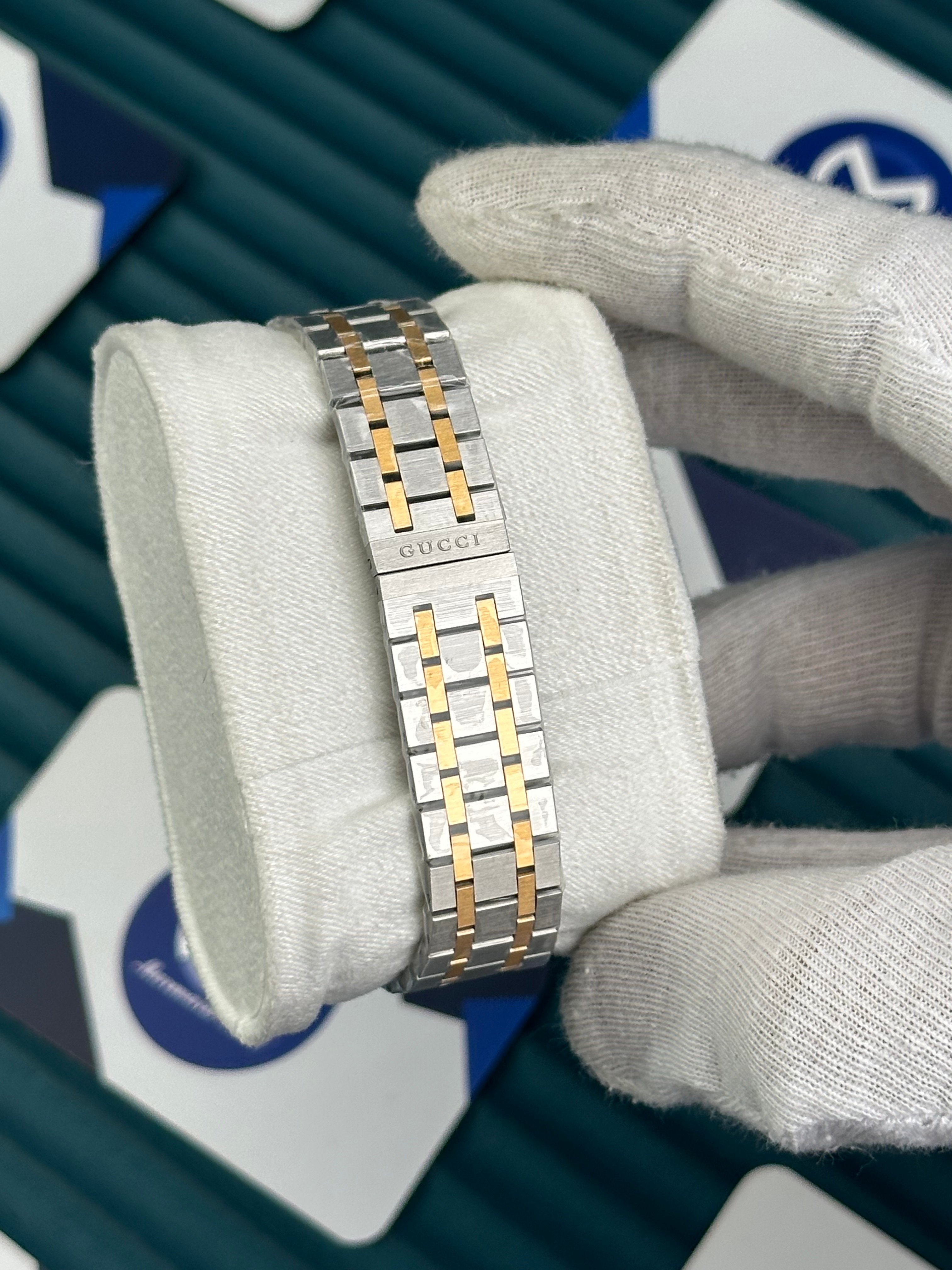 GUCCI WOMAN YELLOW DIAL BRUSH MARKS GOLD-SILVER 
