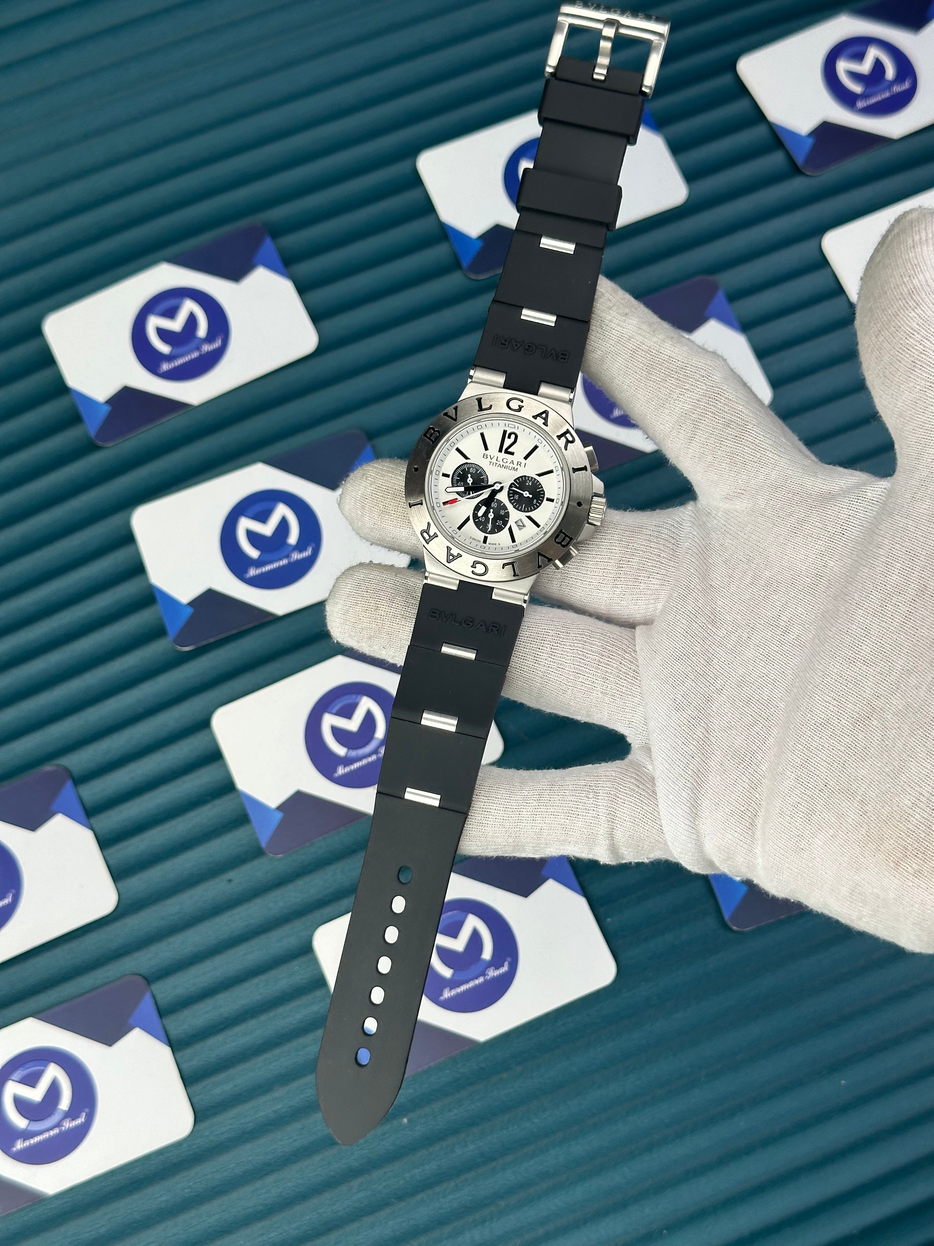 BVLGARI TITANIUM WHITE DIAL SILVER CASE CHRONOGRAPH BLACK RUBBER