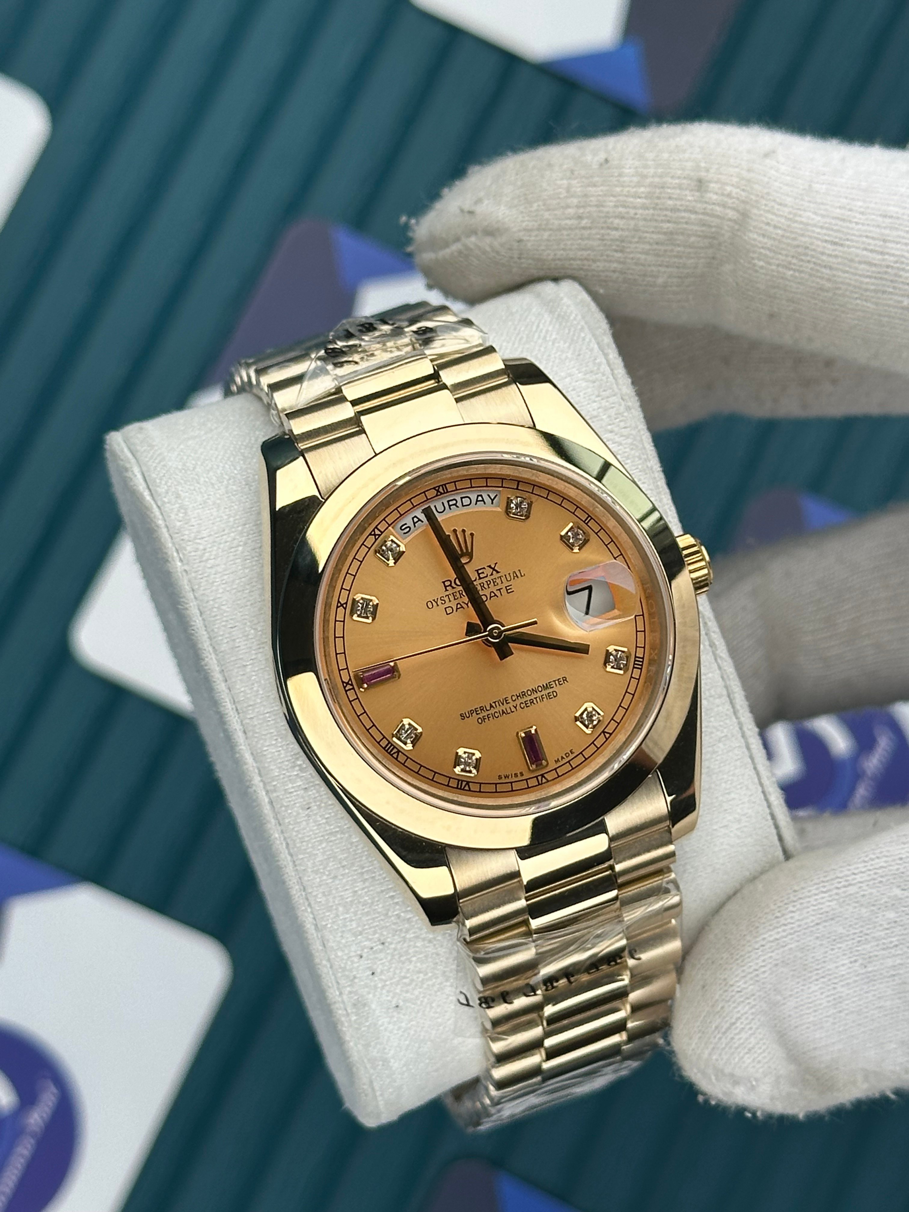 ROLEX DAY-DATE GOLD DIAL OVAL BEZEL DIAMOND INDEX GOLD PRESIDENT