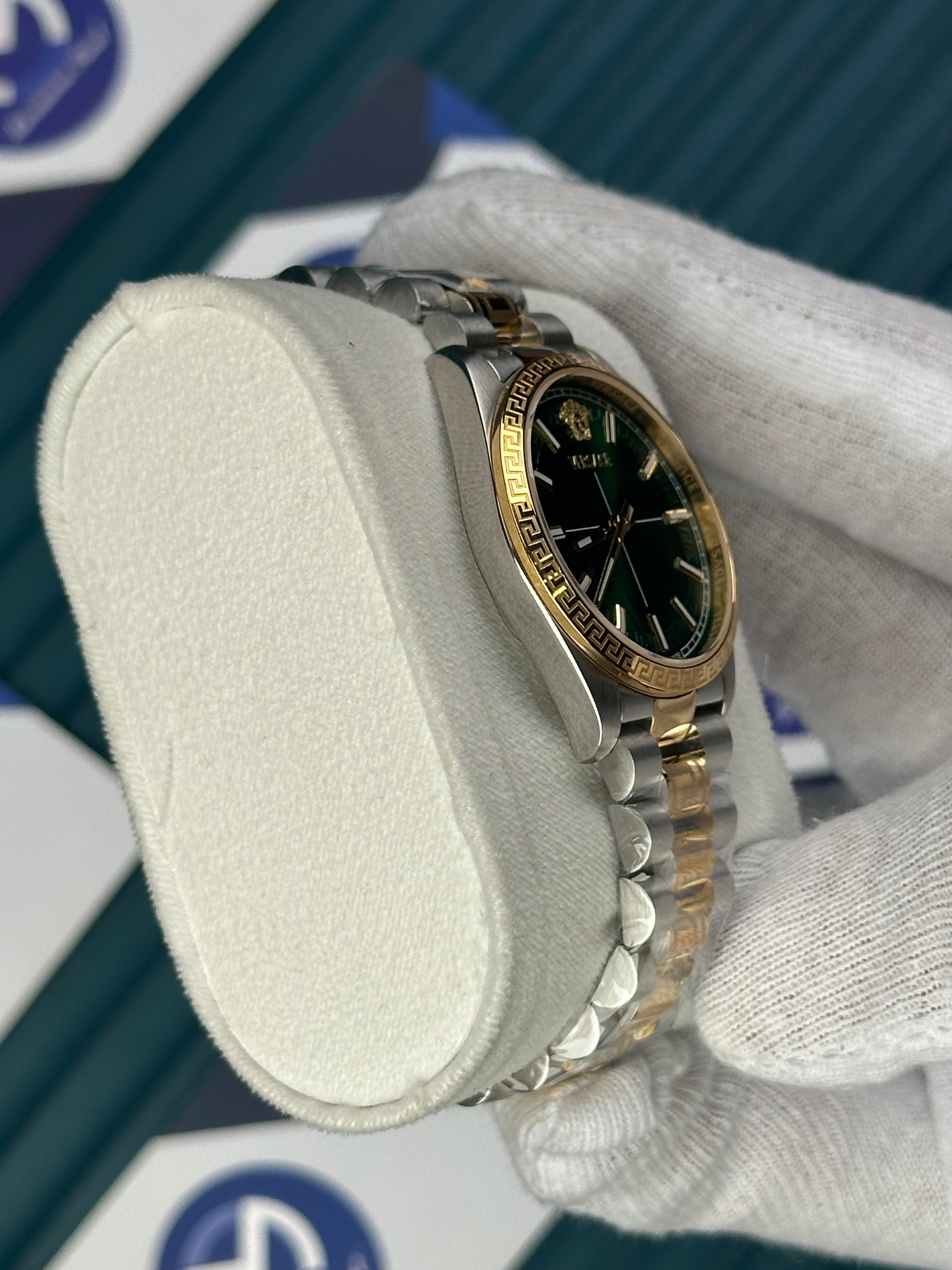 VERSACE 32 MM GREEN DIAL MILLENYIUM GENT GOLD-SILVER 
