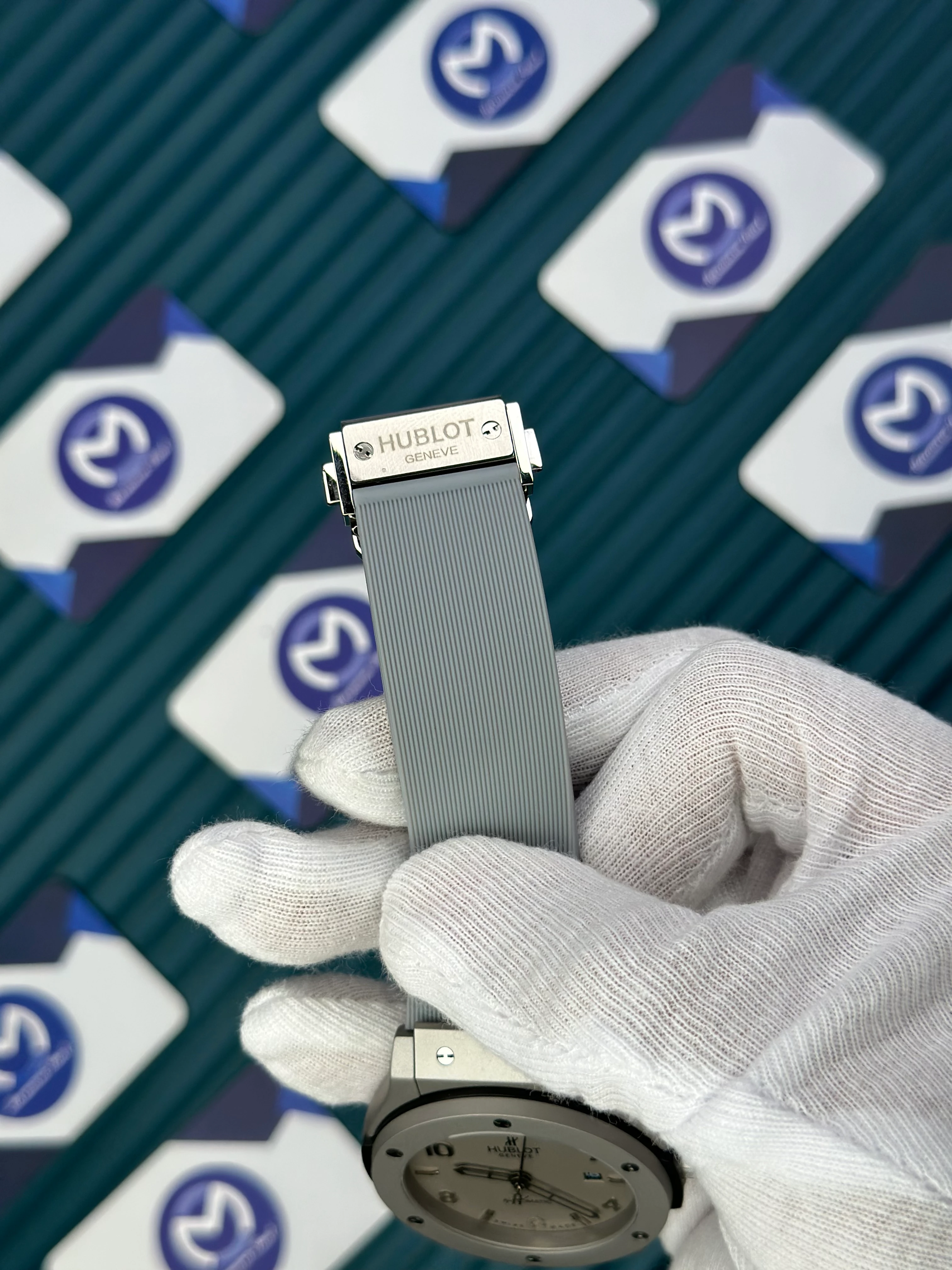 HUBLOT GENEVE AUTOMATIC VENDOME GREY DIAL GREY CASE GREY RUBBER CORD 