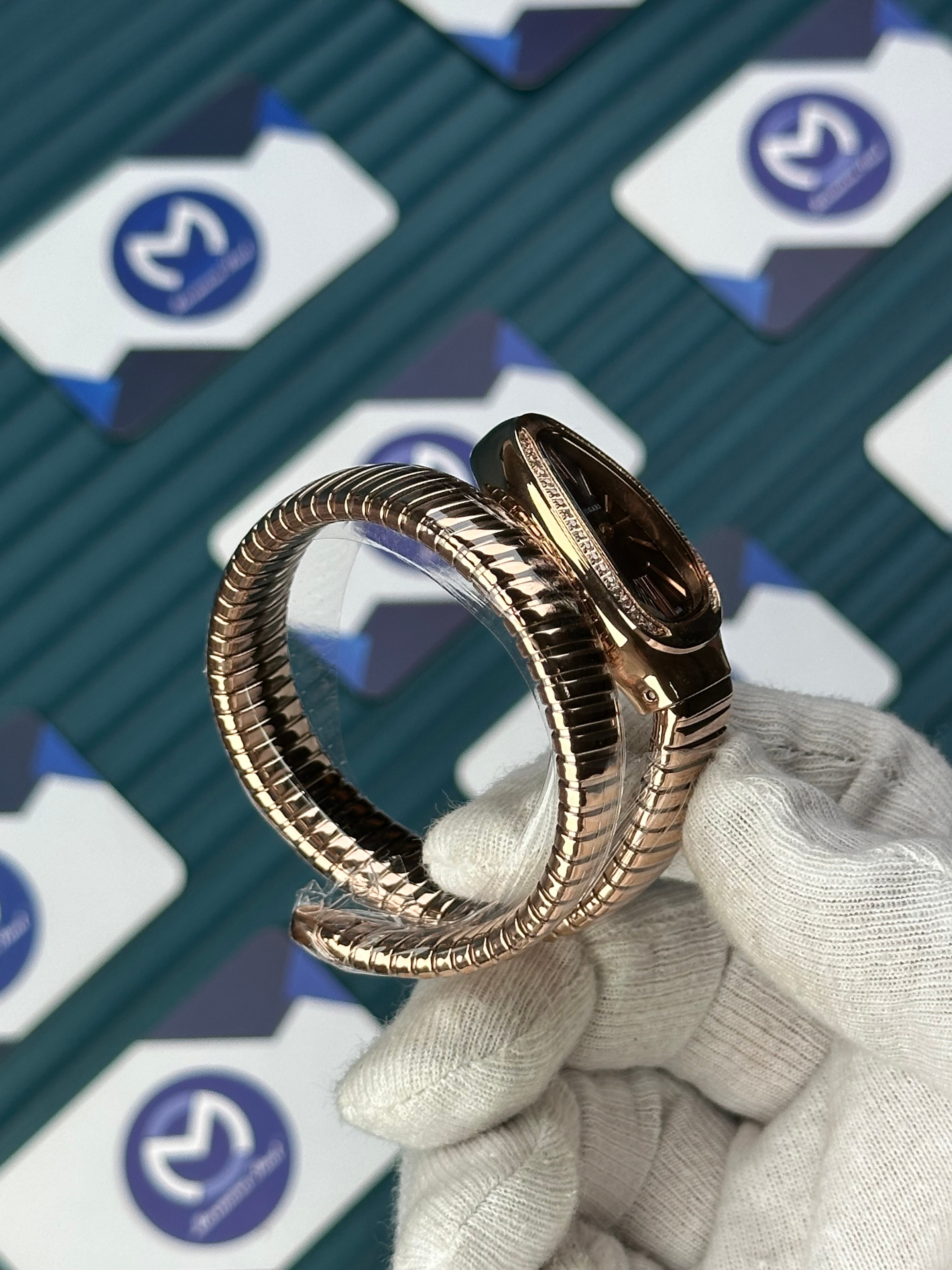 BVLAGRI SERPENTI BLACK DIAL DIAMOND BEZEL ROSE SHORT TUBOGAS