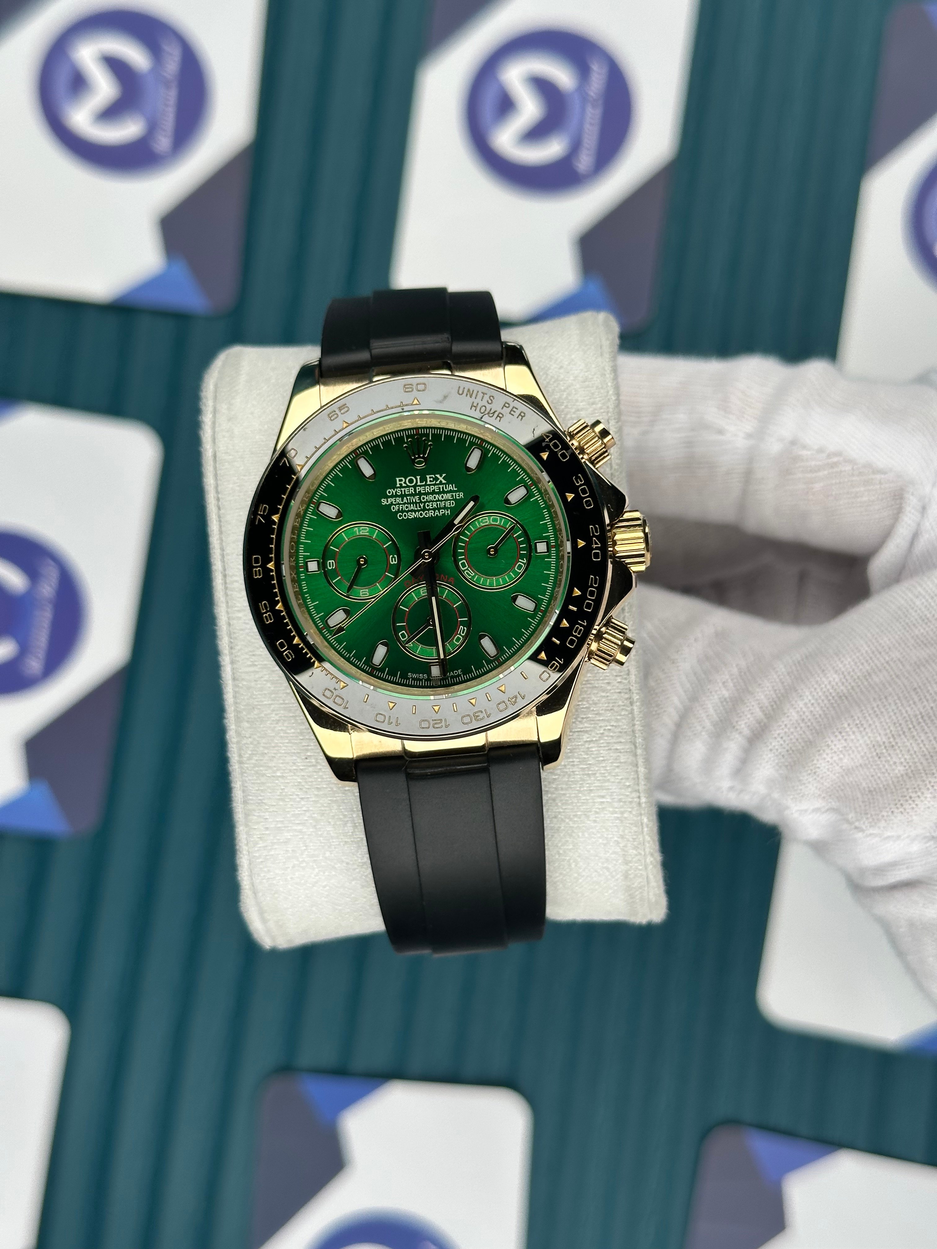 ROLEX DAYTONA GREEN DIAL GOLD CASE OYSTERFLEX
