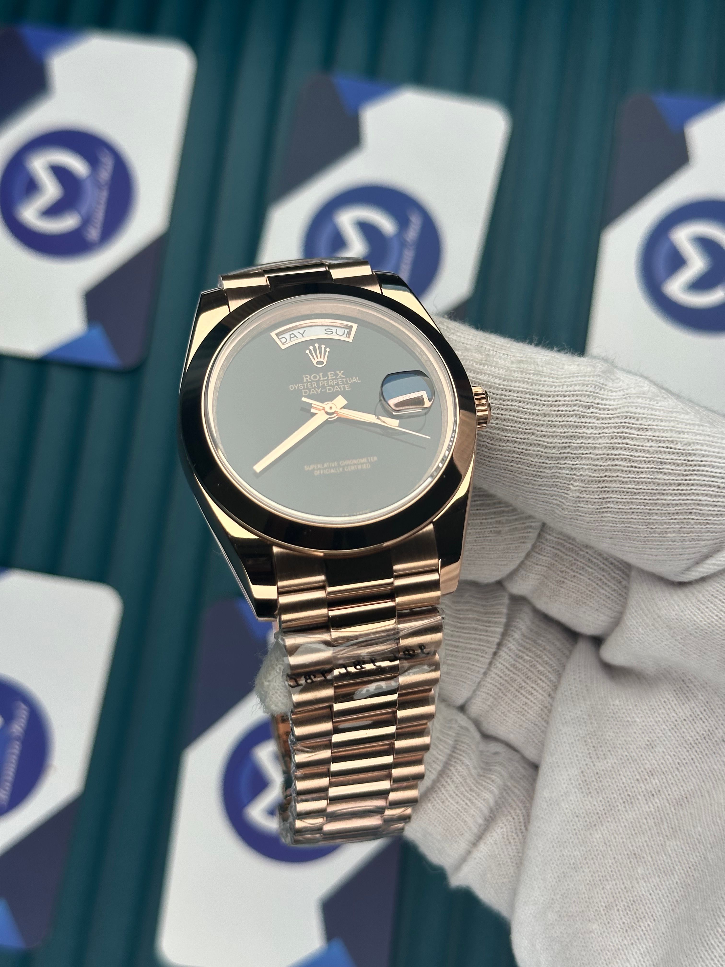 ROLEX DAY-DATE BLACK DIAL NO INDEX OVAL BEZEL ROSE PRESIDENT