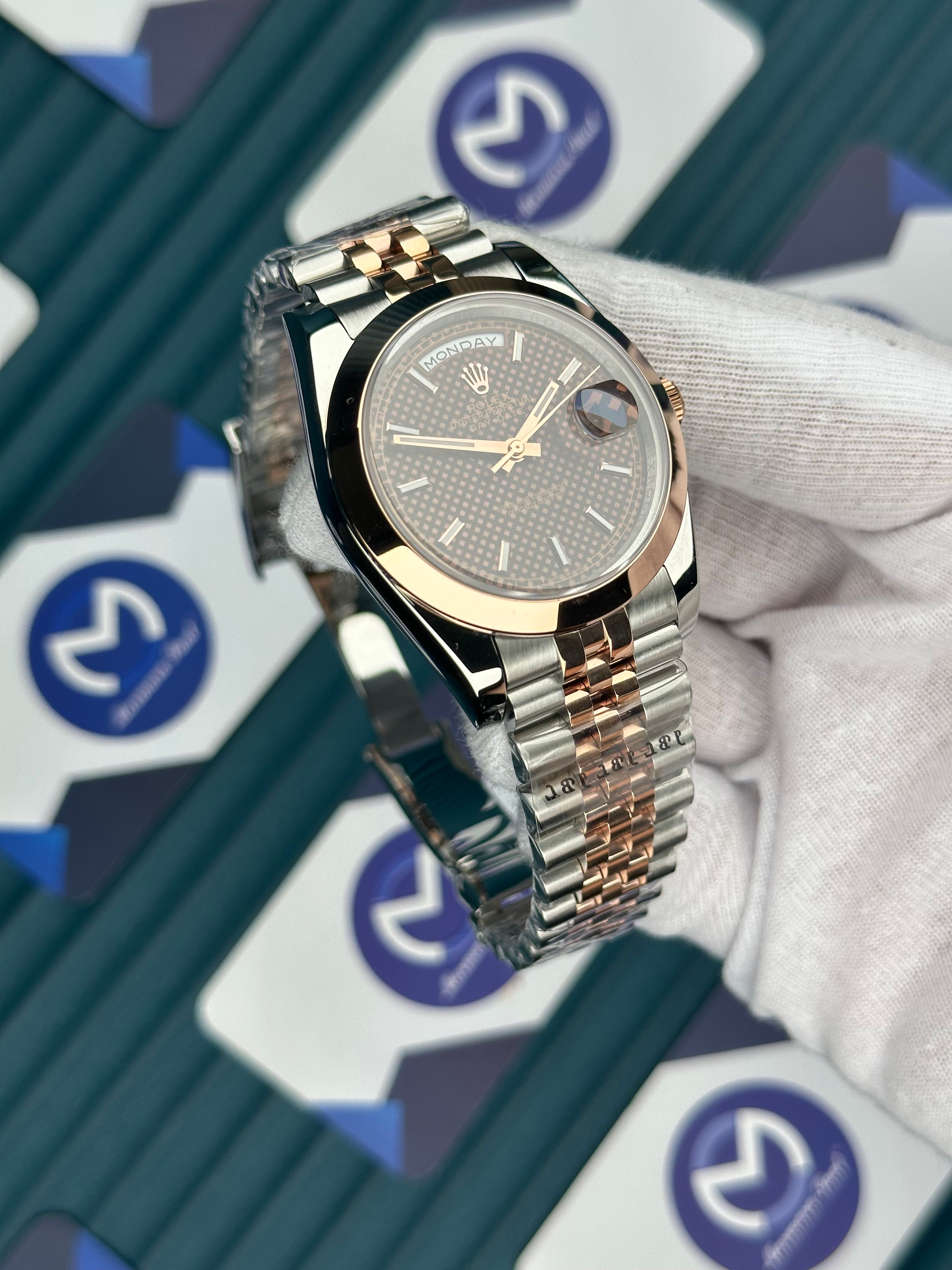 ROLEX DAY-DATE MOZAIK CHOCOLATE OVAL BEZEL ROSE-SILVER JUBILE