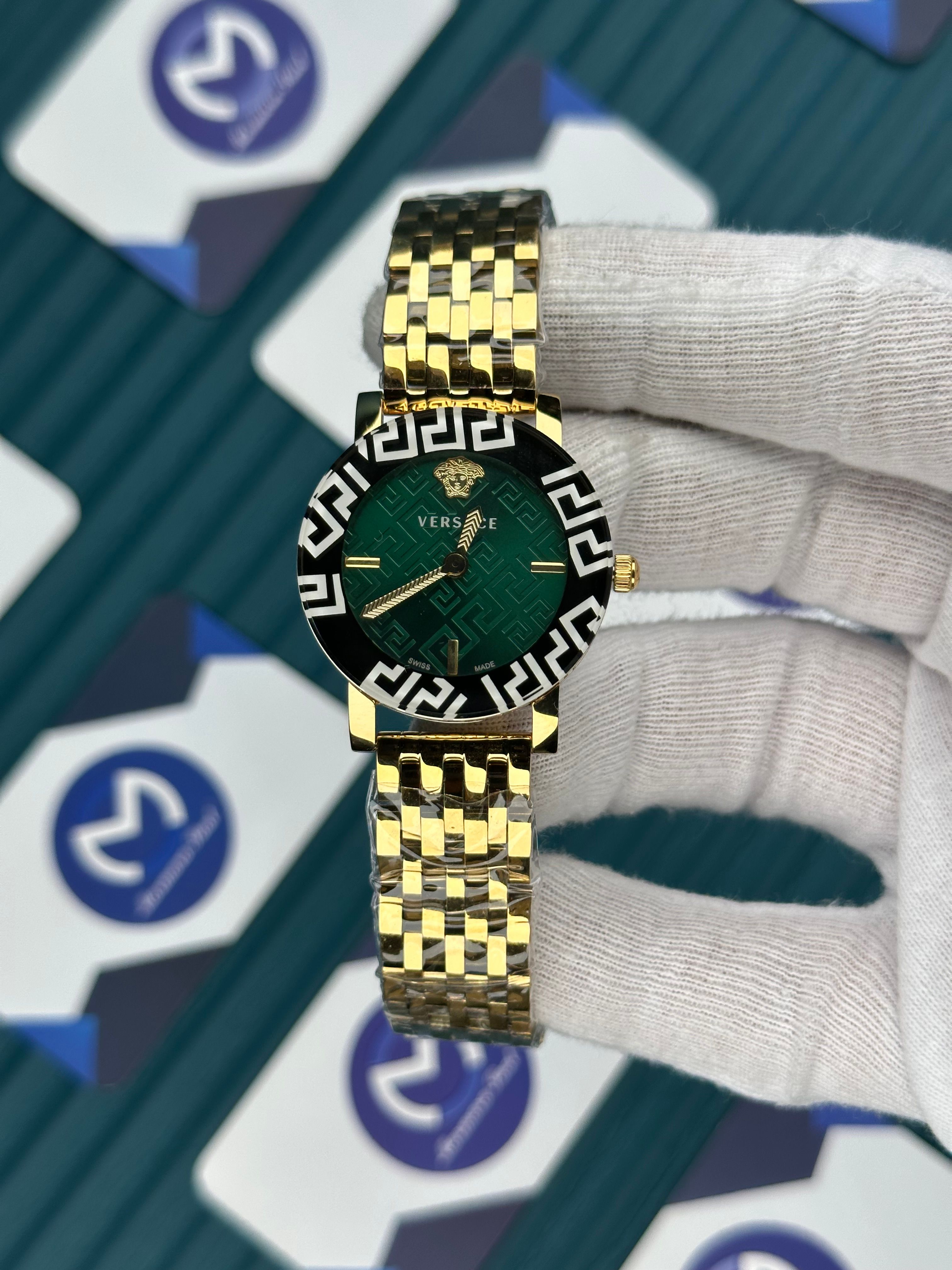 VERSACE DESENLİ AYNALI BEZEL YEŞİL KADRAN GOLD KORDON