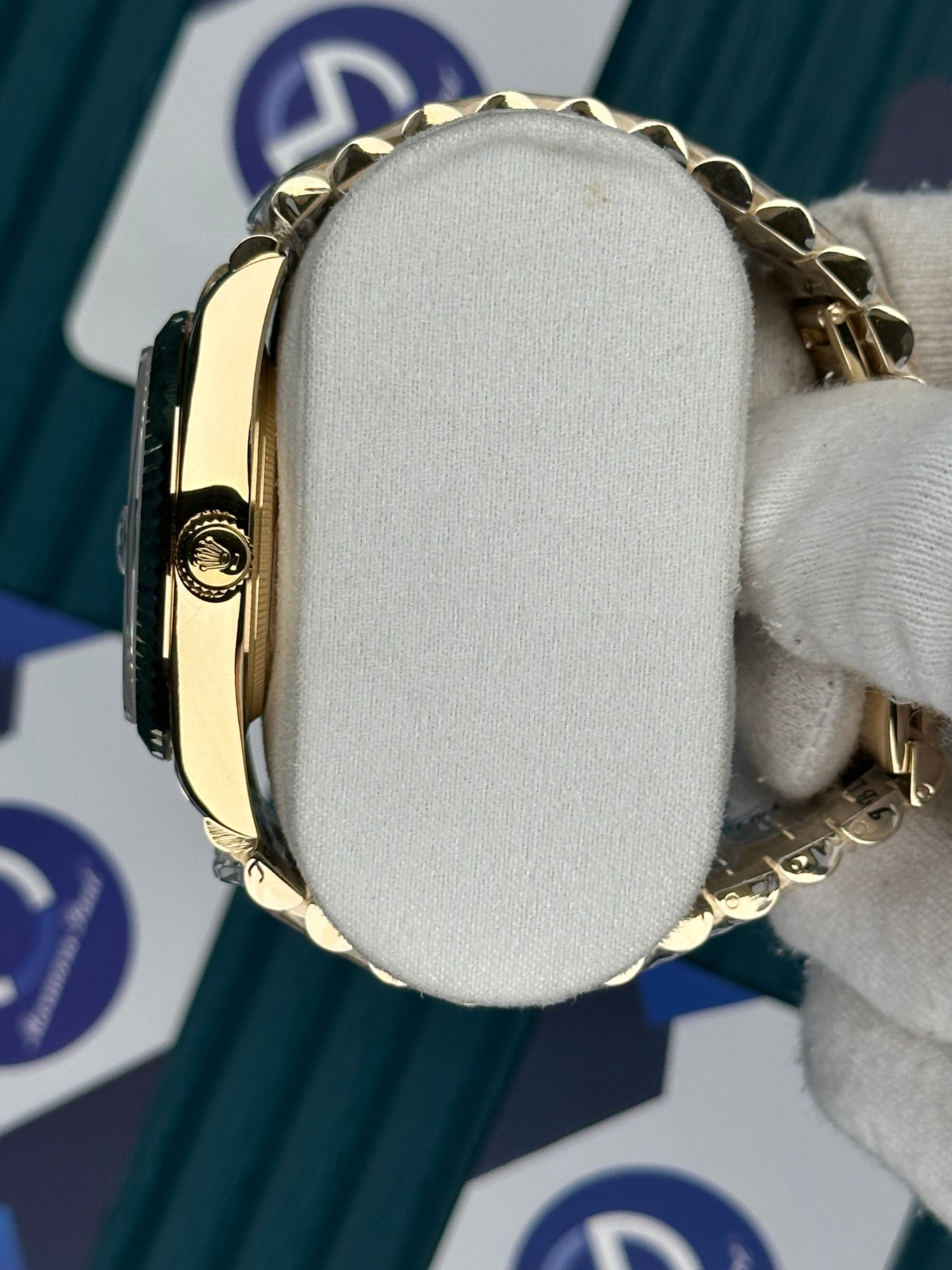 ROLEX DAY-DATE GOLD DIAL DIAMOND INDEX PRESIDENT GOLD