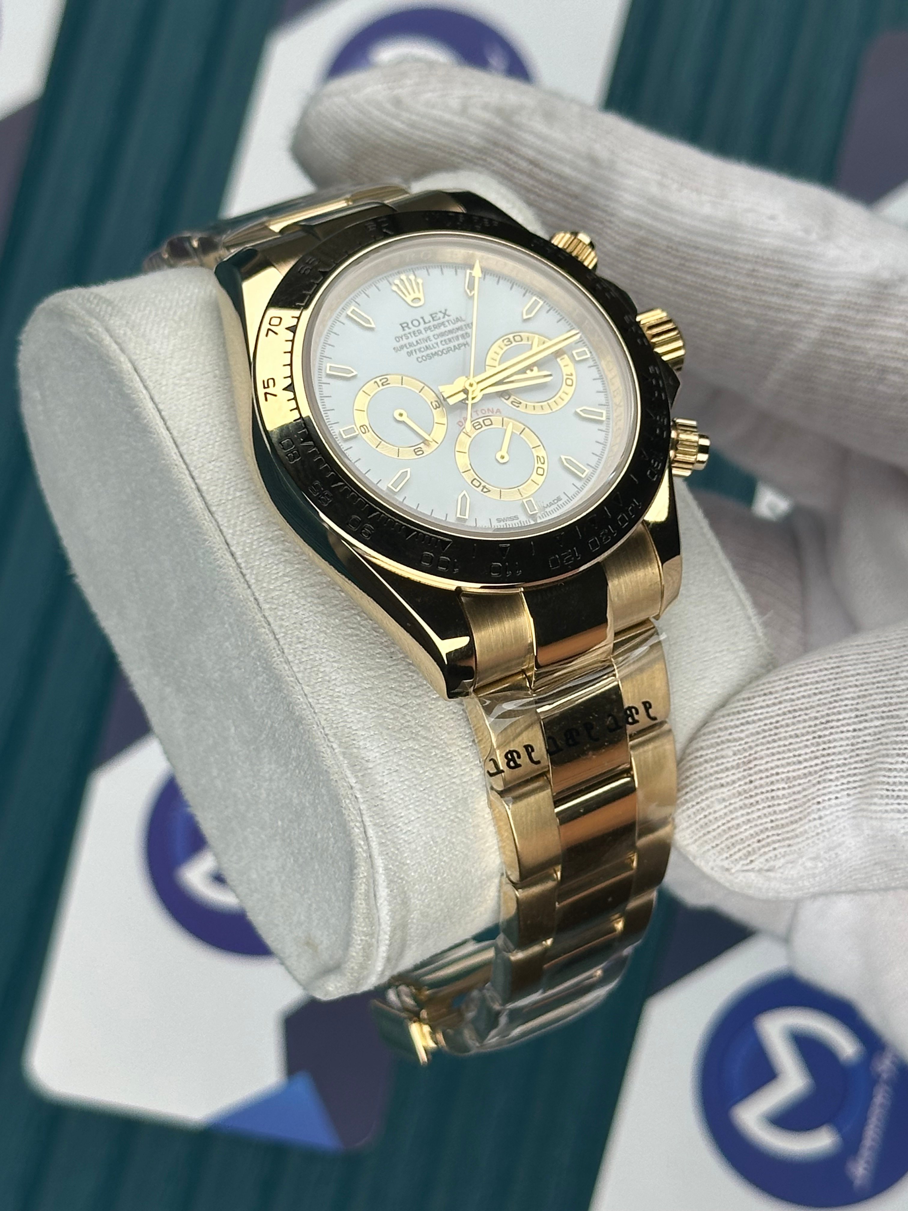 ROLEX DAYTONA WHITE DIAL GOLD OYSTER