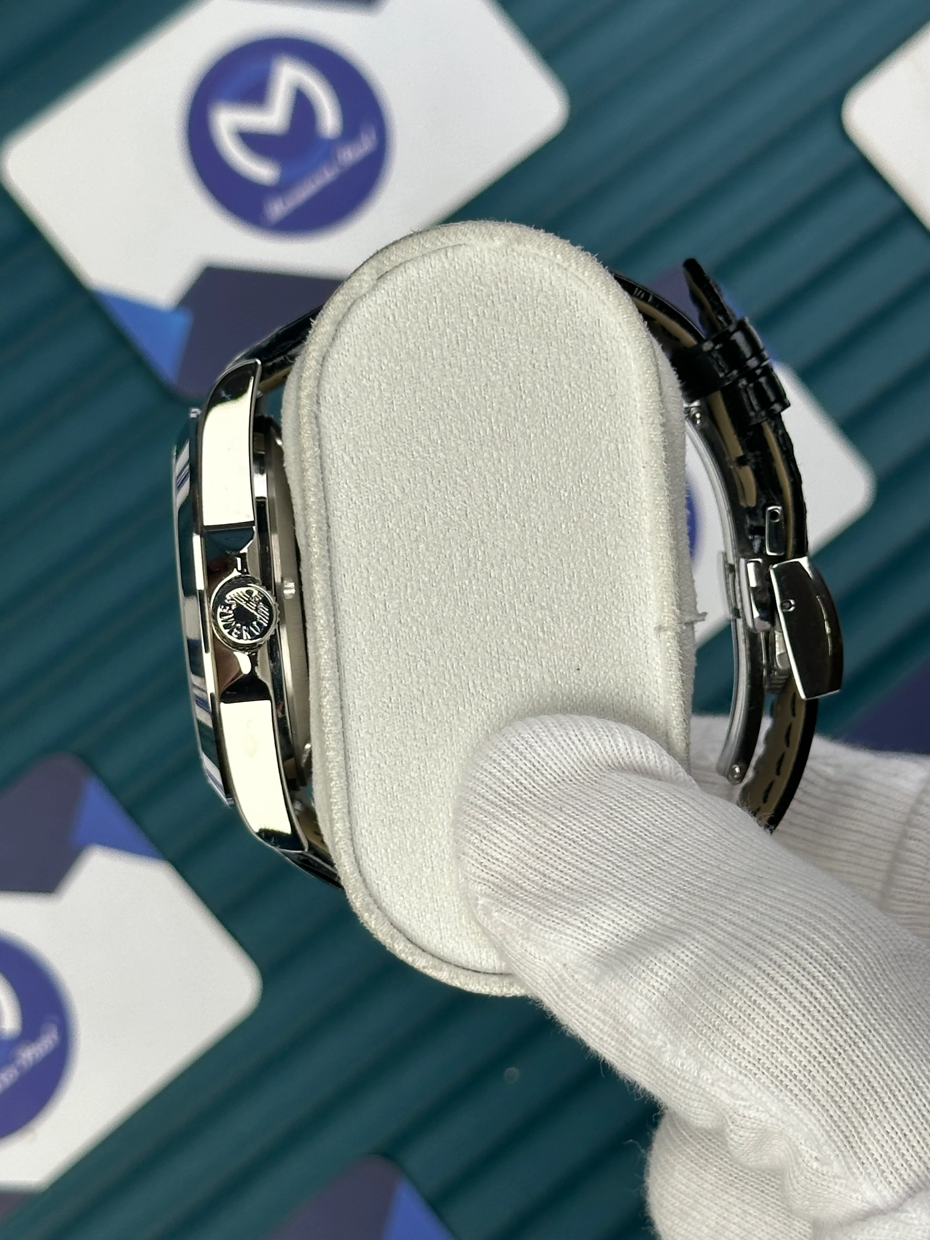 LONGINES CONQUEST AUTOMATIC BLACK DIAL SILVER CASE BLACK LEATHER 