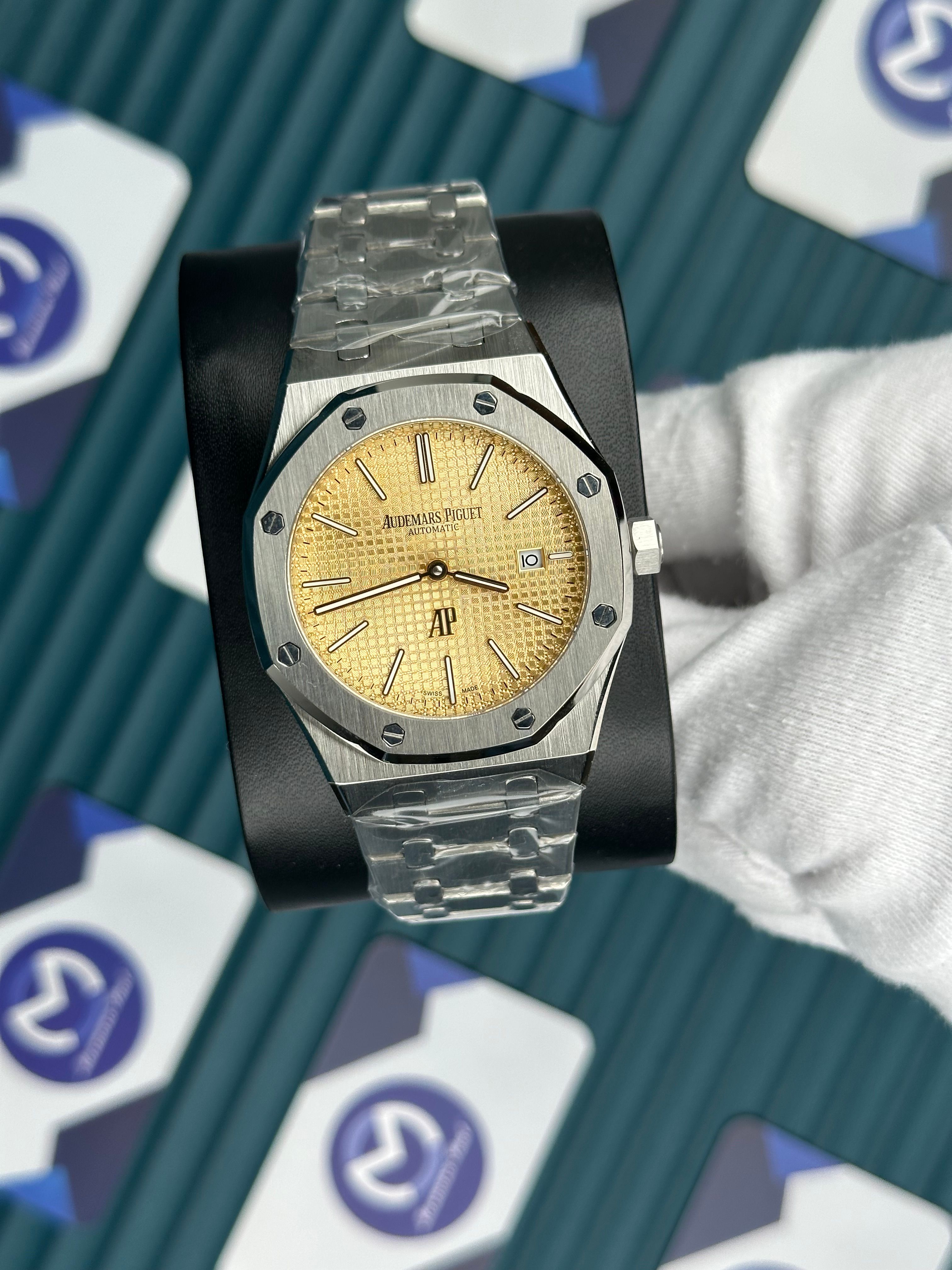Audemars Piguet Royal Oak Gümüş Kordon Sarı Kadran Automatic