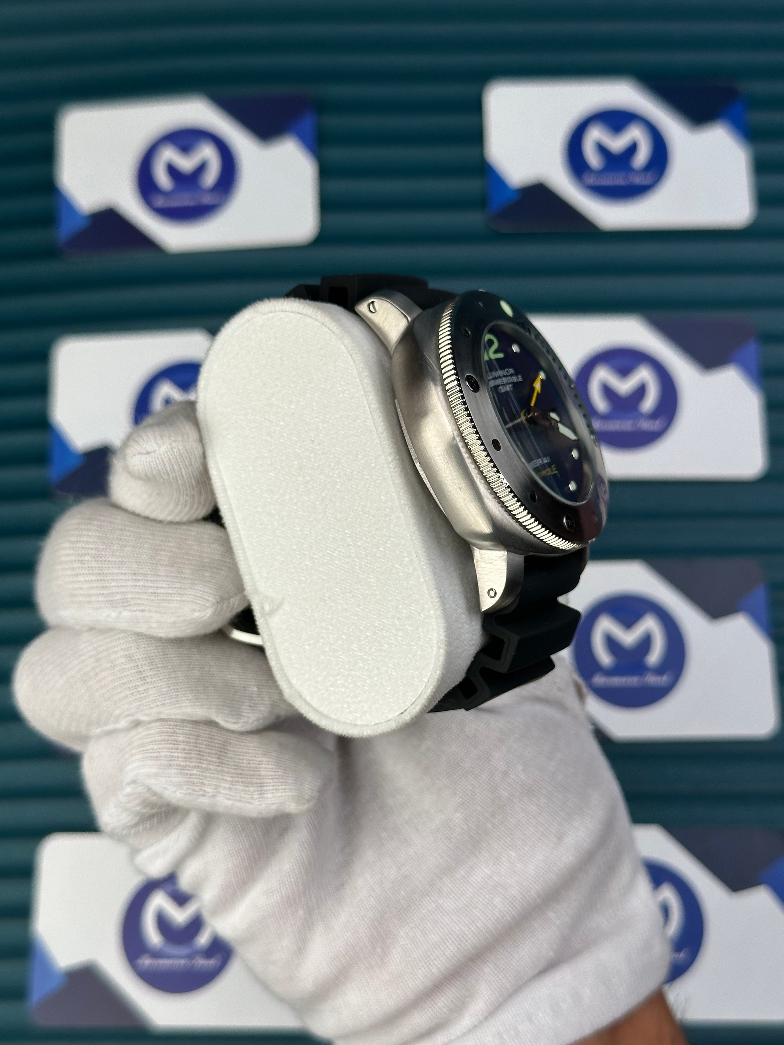 LUMINOR SUBMERSIBLE GMT SILVER CASE BLUE DIAL BLACK RUBBER
