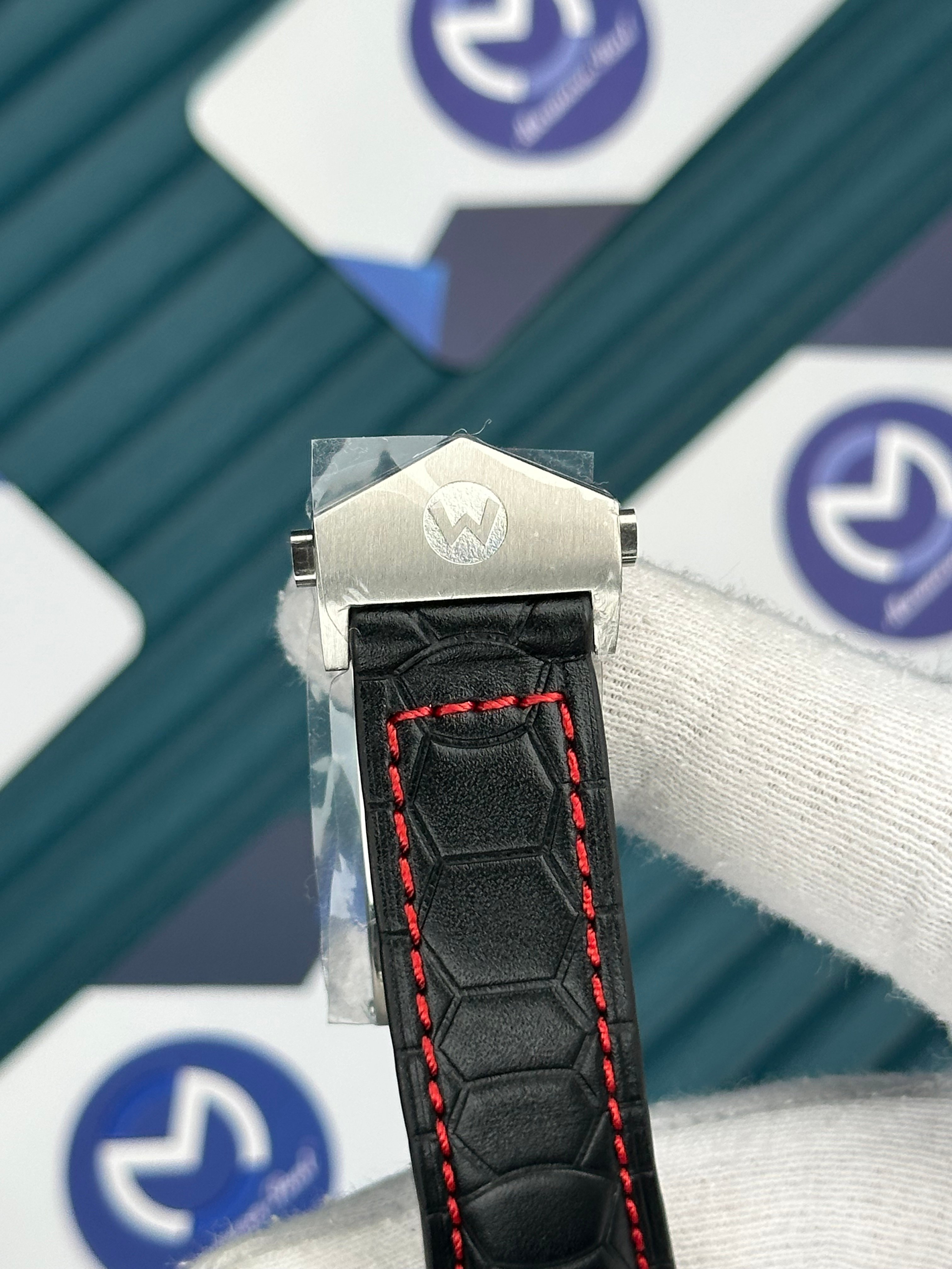 Tagheuer Mariokart  Siyah Deri Kordon Kırmızı Şerit