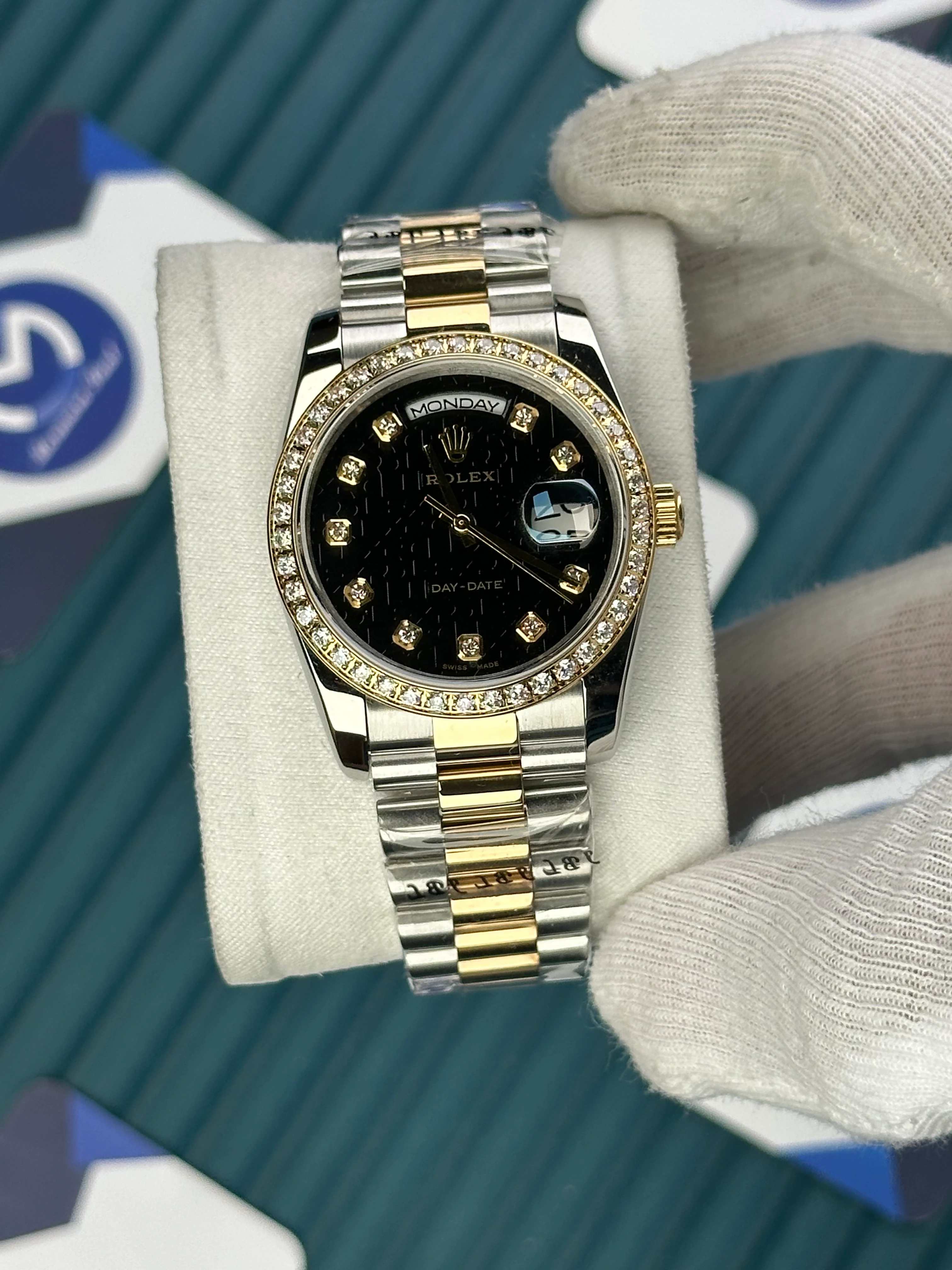 ROLEX 36 MM DAY-DATE BLACK PATTERNED DIAL DIAMOND INDEX AND BEZEL GOLD-SILVER PREIDENT 