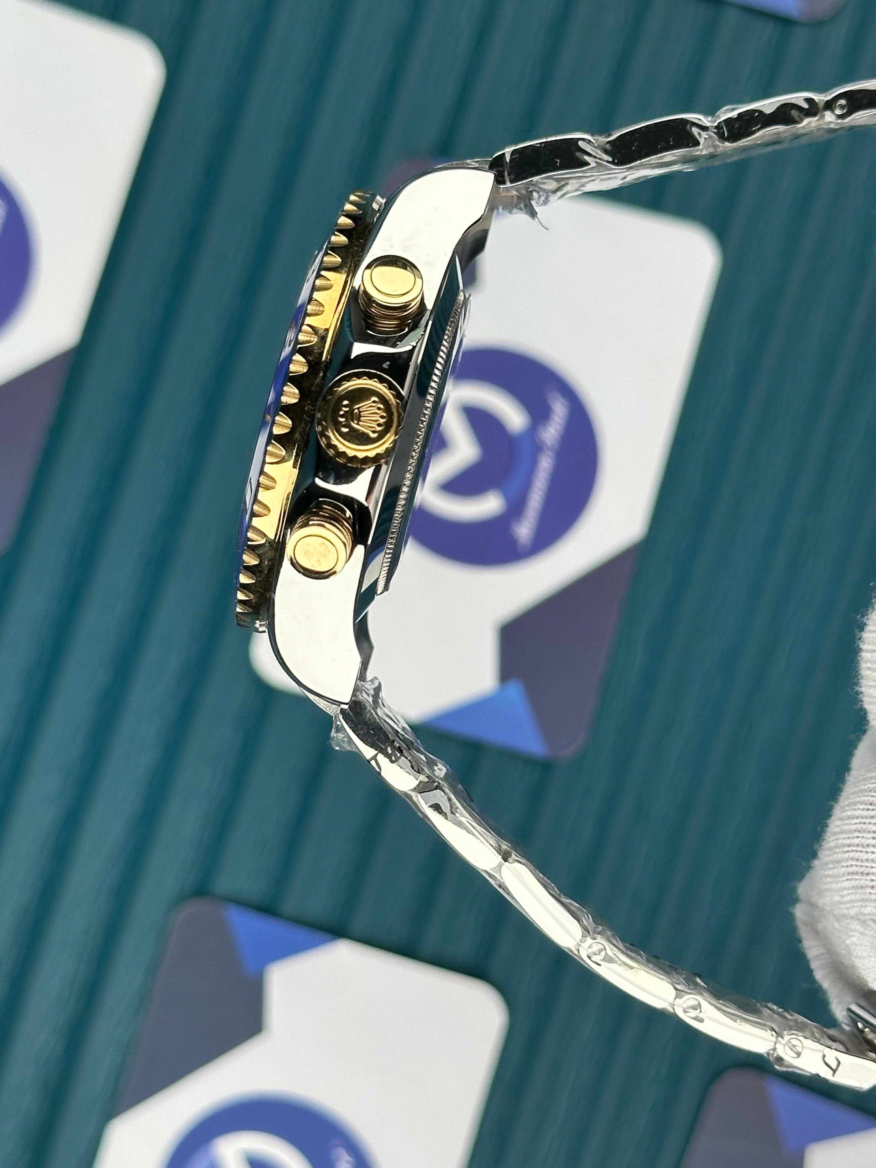 ROLEX YACHT-MASTER WHITE BLUE DIAL GOLD-SILVER OYSTER
