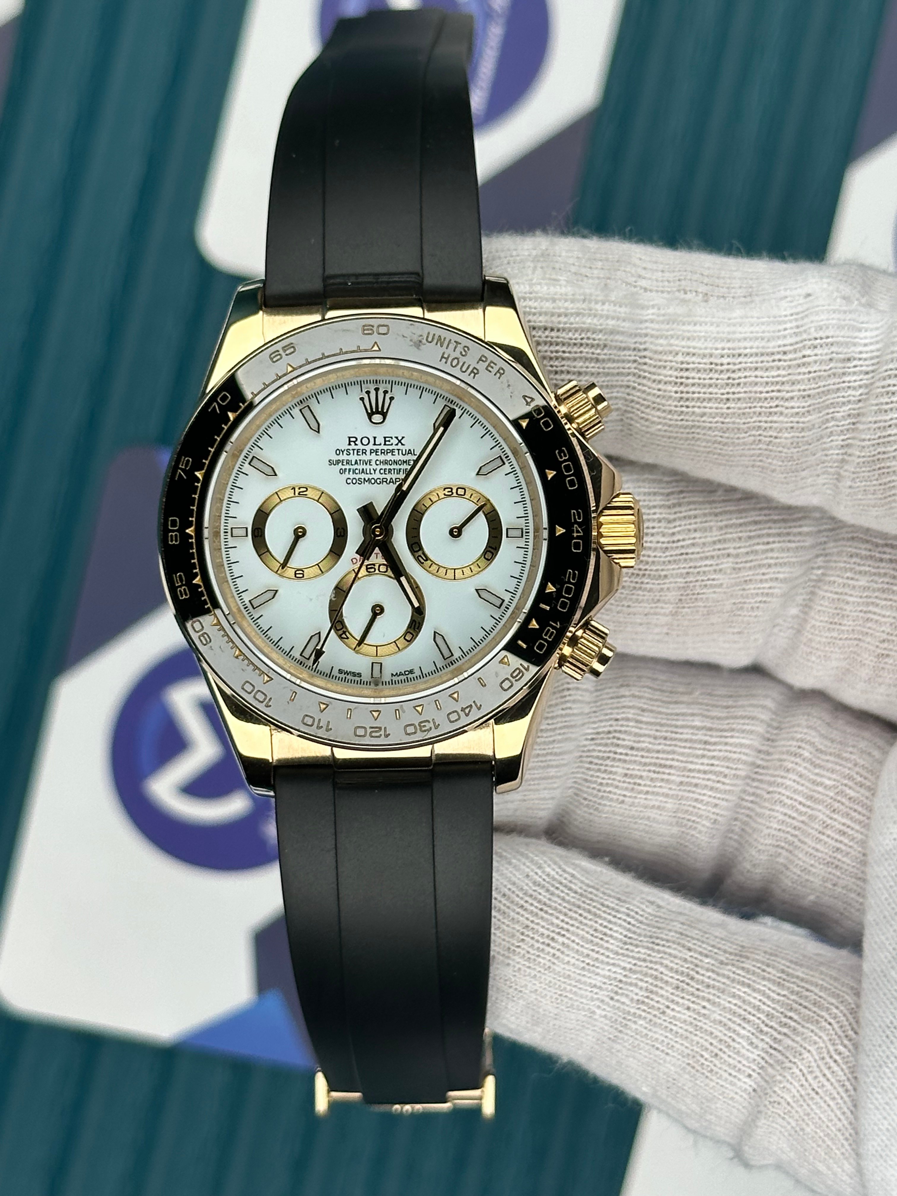 ROLEX DAYTONA WHITE DIAL GOLD CASE OYSTERFLEX