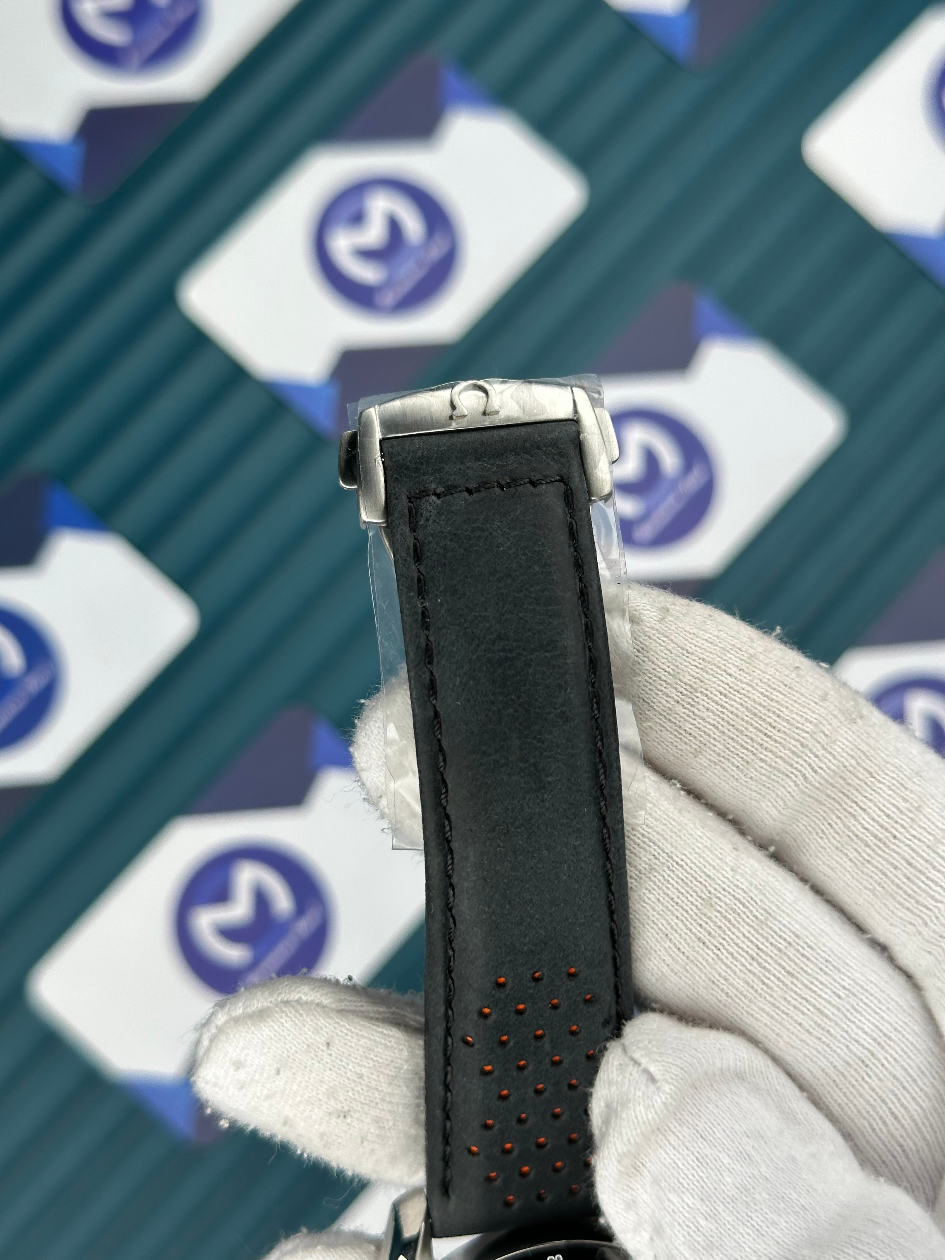 Omega Speedmaster Racing Rose Siyah Kadran Gümüş Kasa