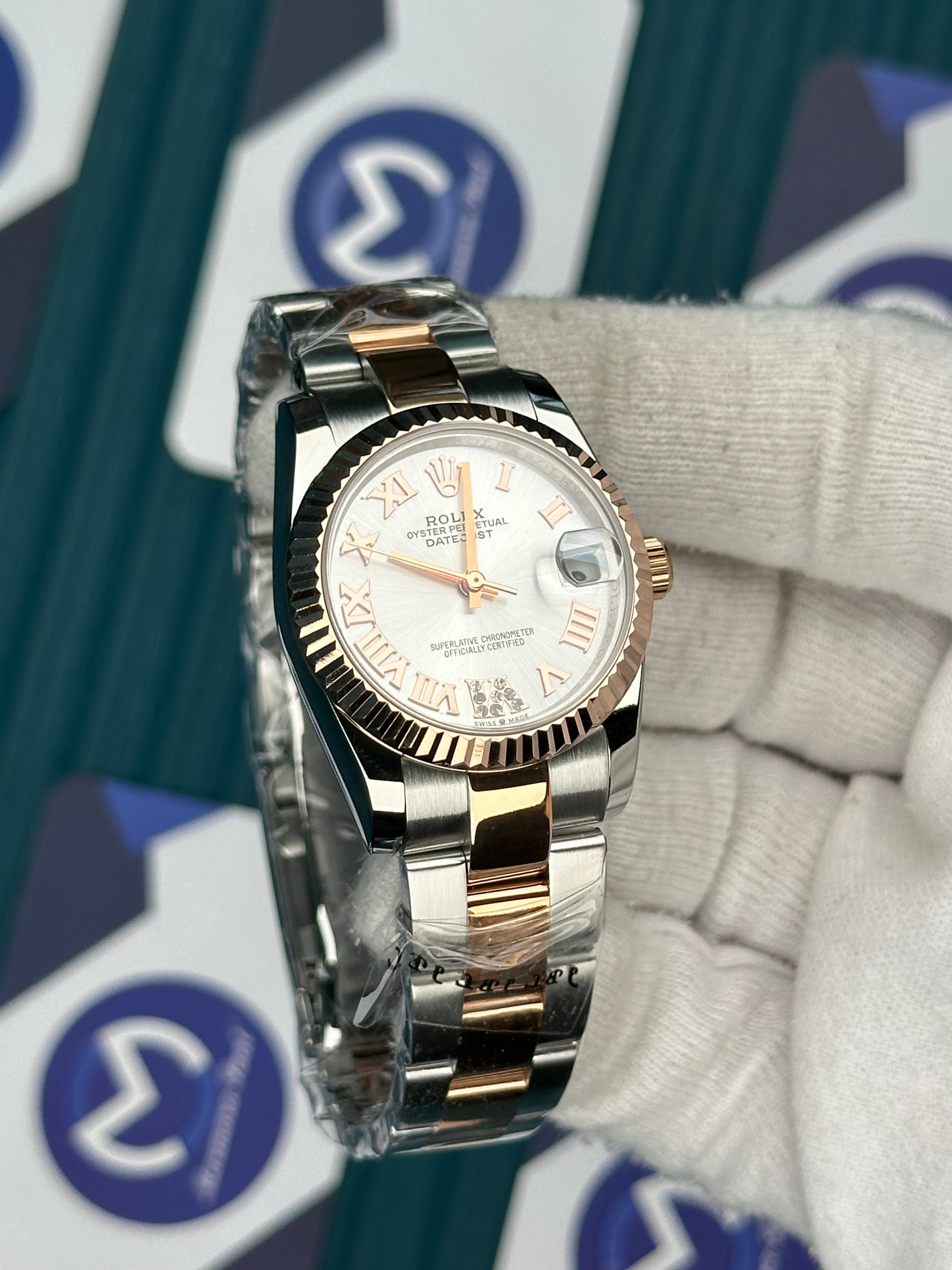ROLEX 31 WHITE DIAL ROSE-SILVER OYSTER