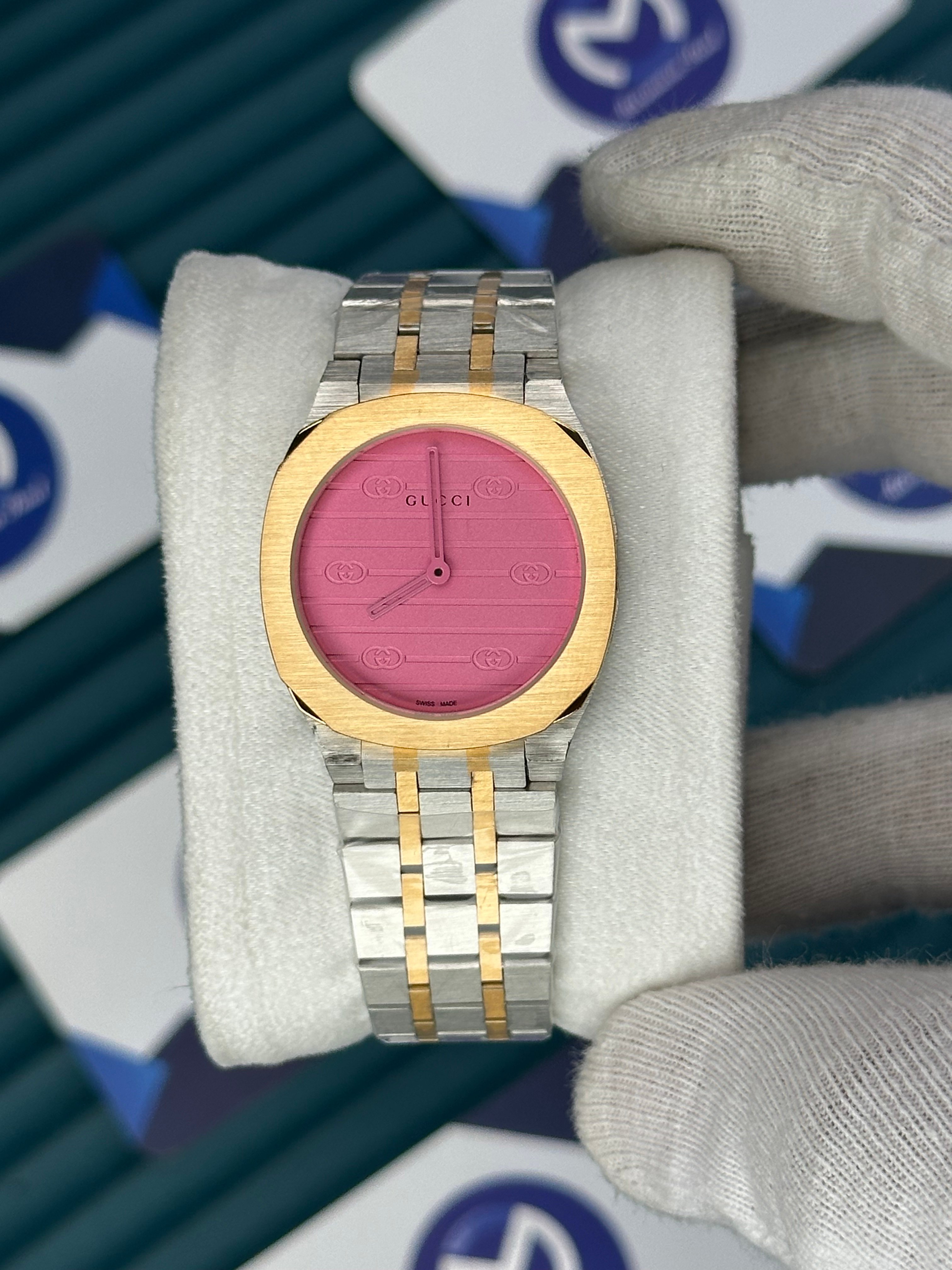 GUCCI WOMAN PINK DIAL BRUSH MARKS GOLD-SILVER 