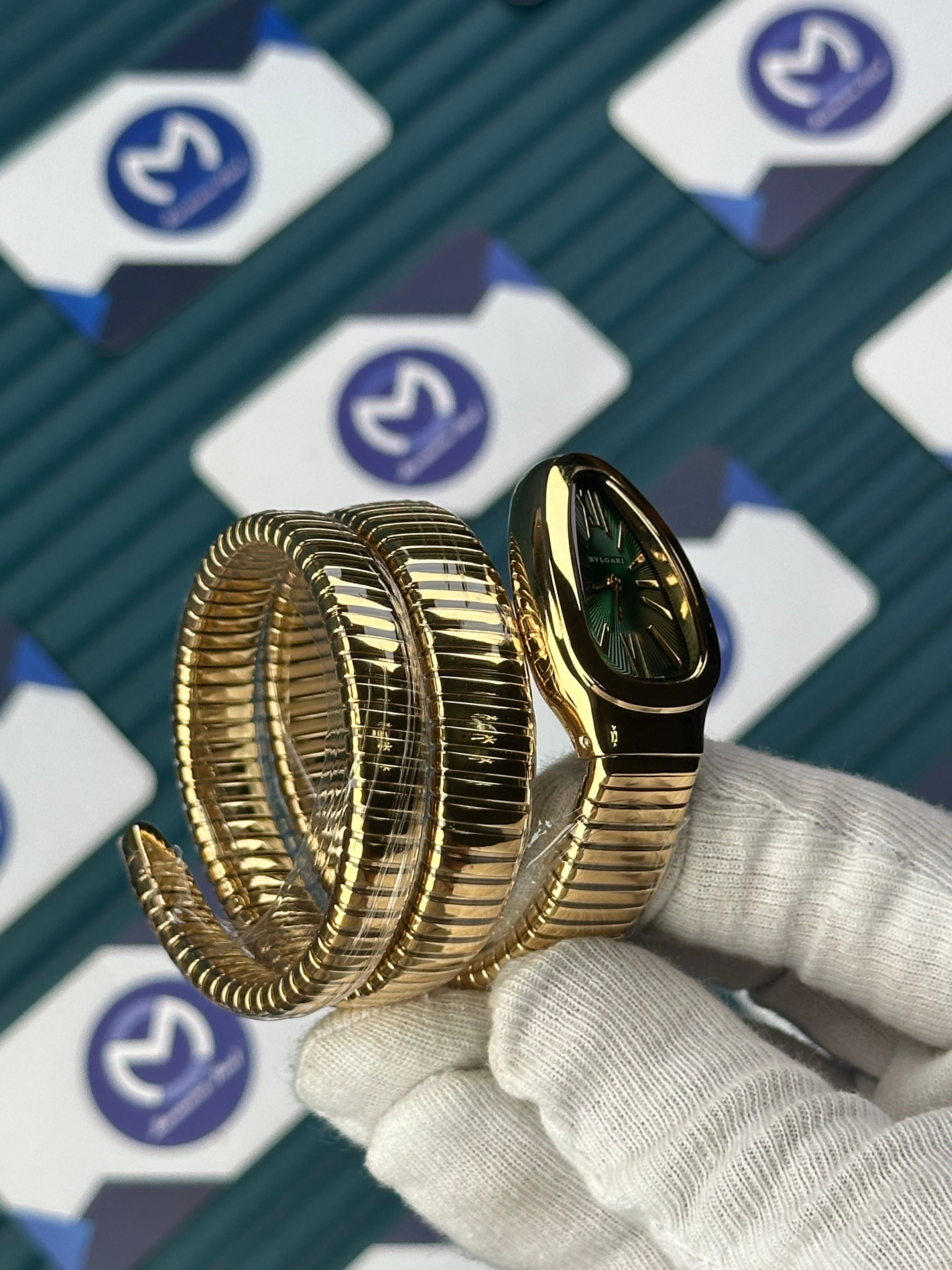 BVLGARI SERPENTI GREEN DIAL GOLD LONG TUBOGAS