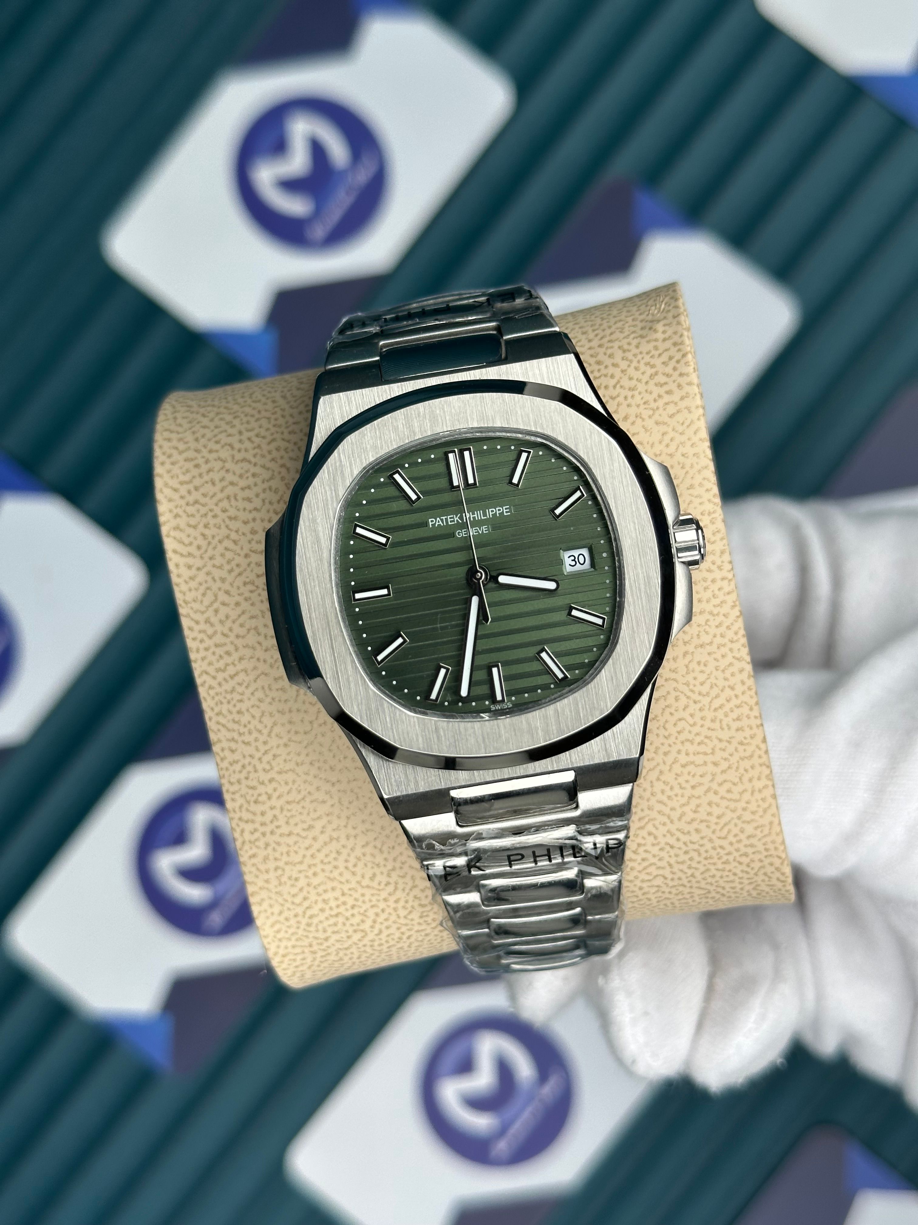 Patek Philippe Haki Yeşil Nautilus