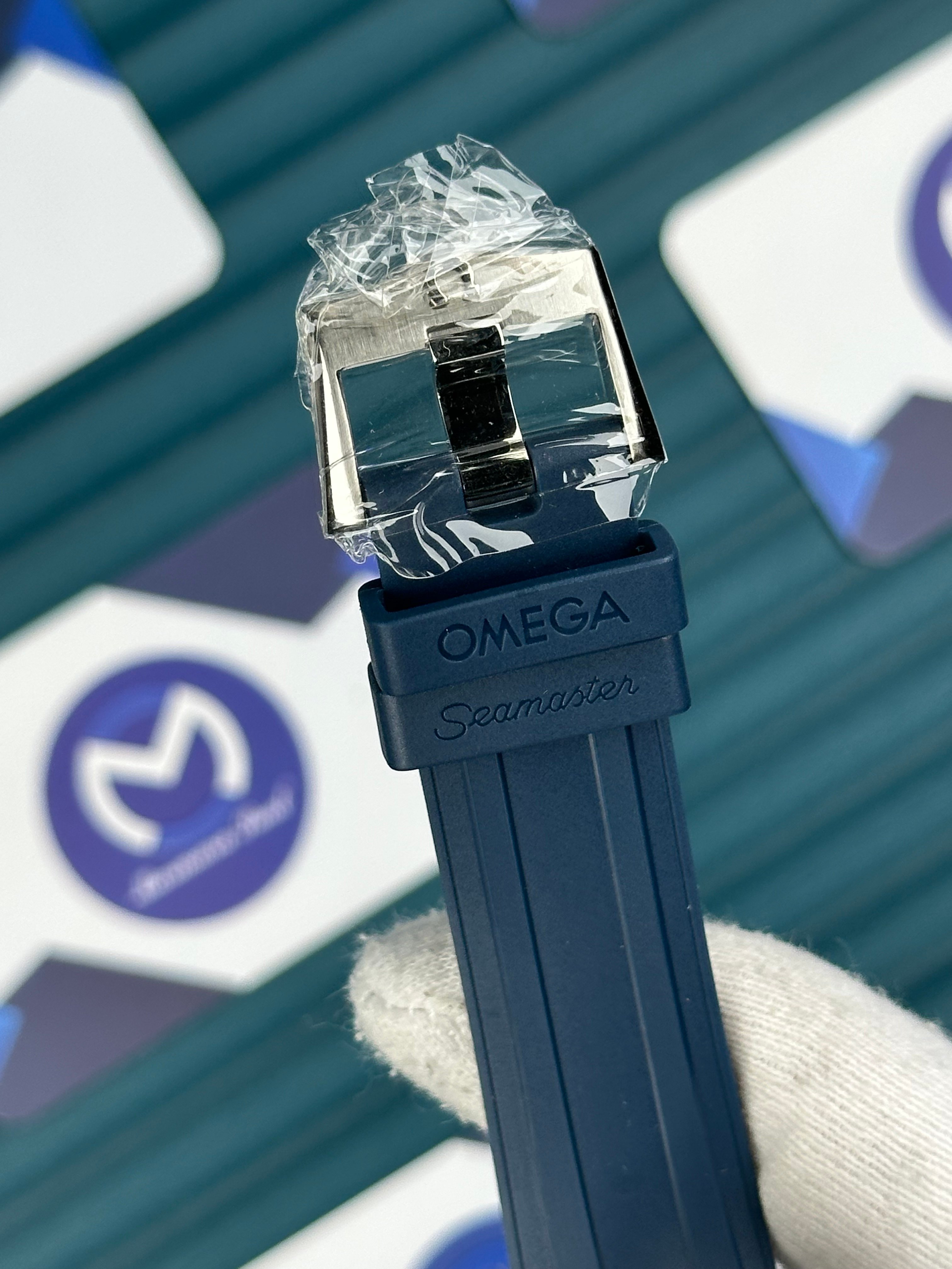 Omega Seamaster Diver 300m Mavi Kauçuk Kordon Gri Kadran 