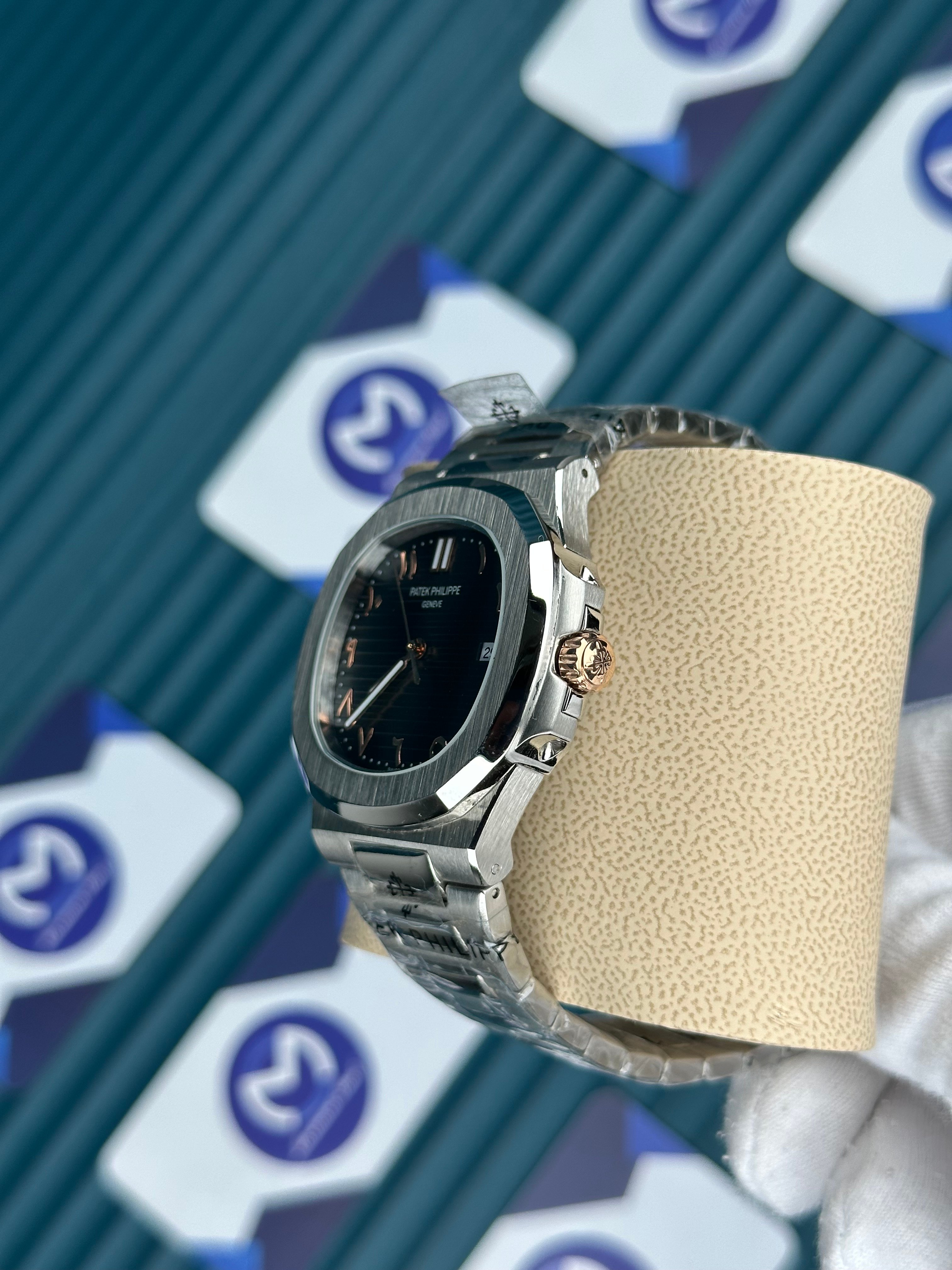 Patek Philippe Arapça Yazılı Siyah Kadran
