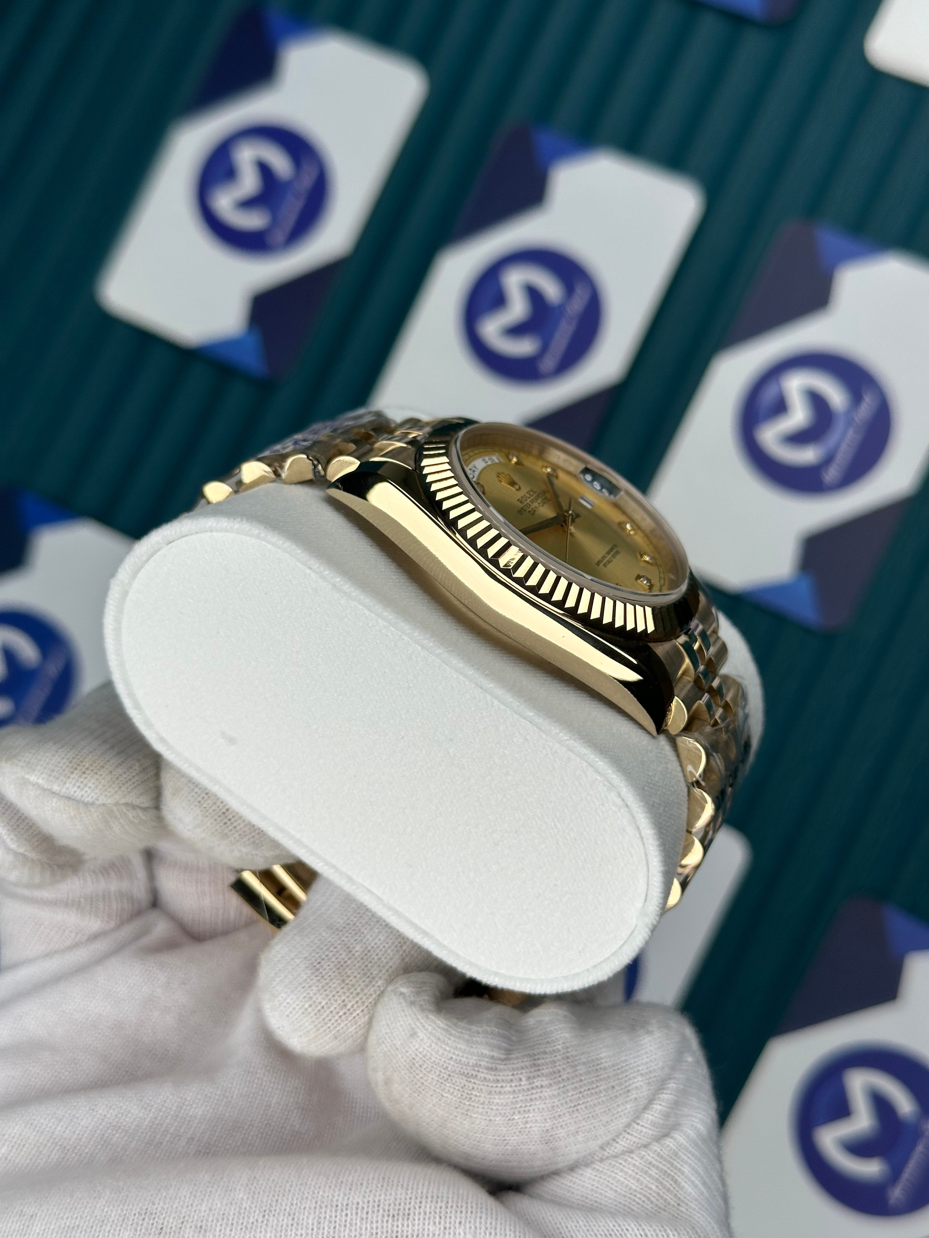 ROLEX DAY-DATE GOLD DIAL DIAMOND INDEX GOLD JUBILE