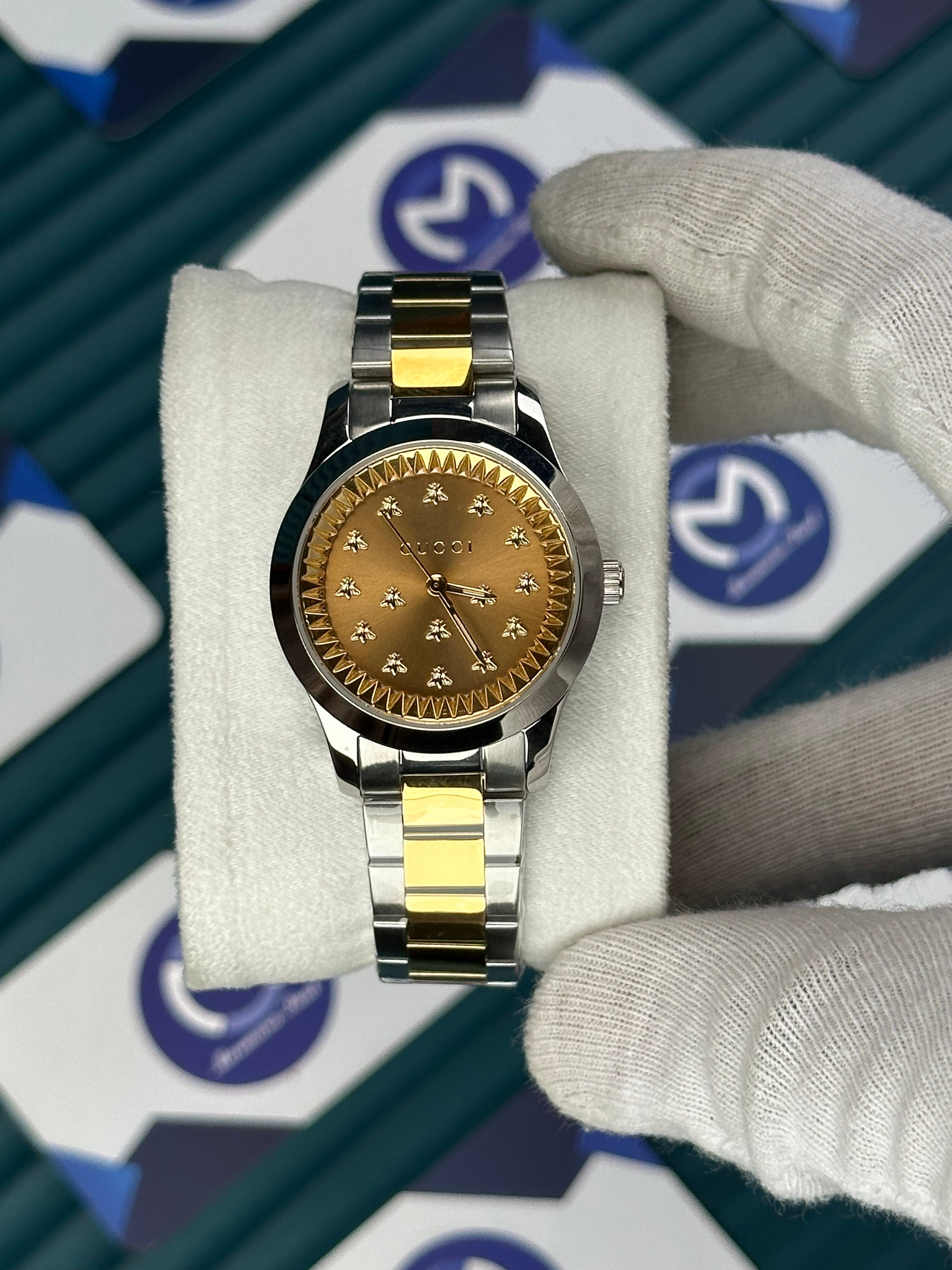 GUCCI WOMAN GOLD DIAL BUTTERFLY MOTIF GOLD-SILVER