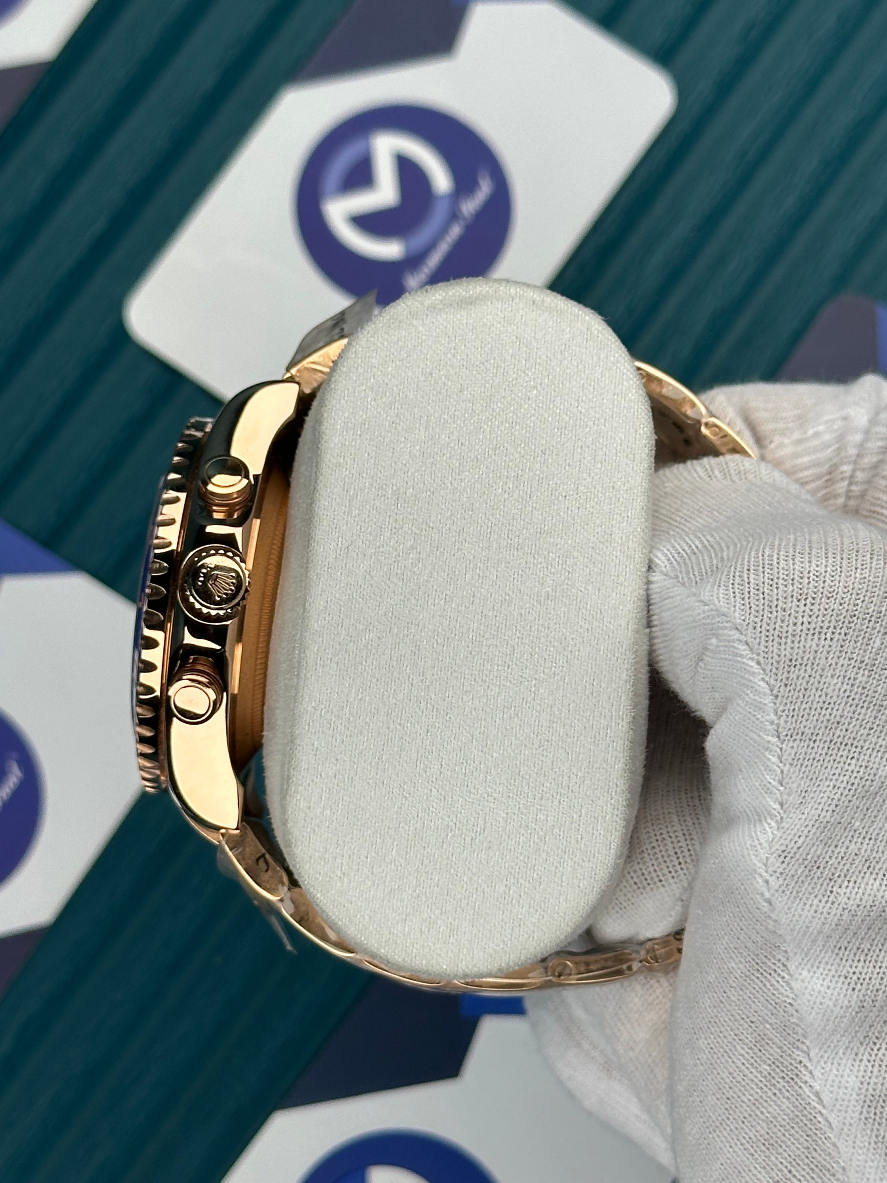 ROLEX YACHT-MASTER WHITE BLUE DIAL ROSE OYSTER 