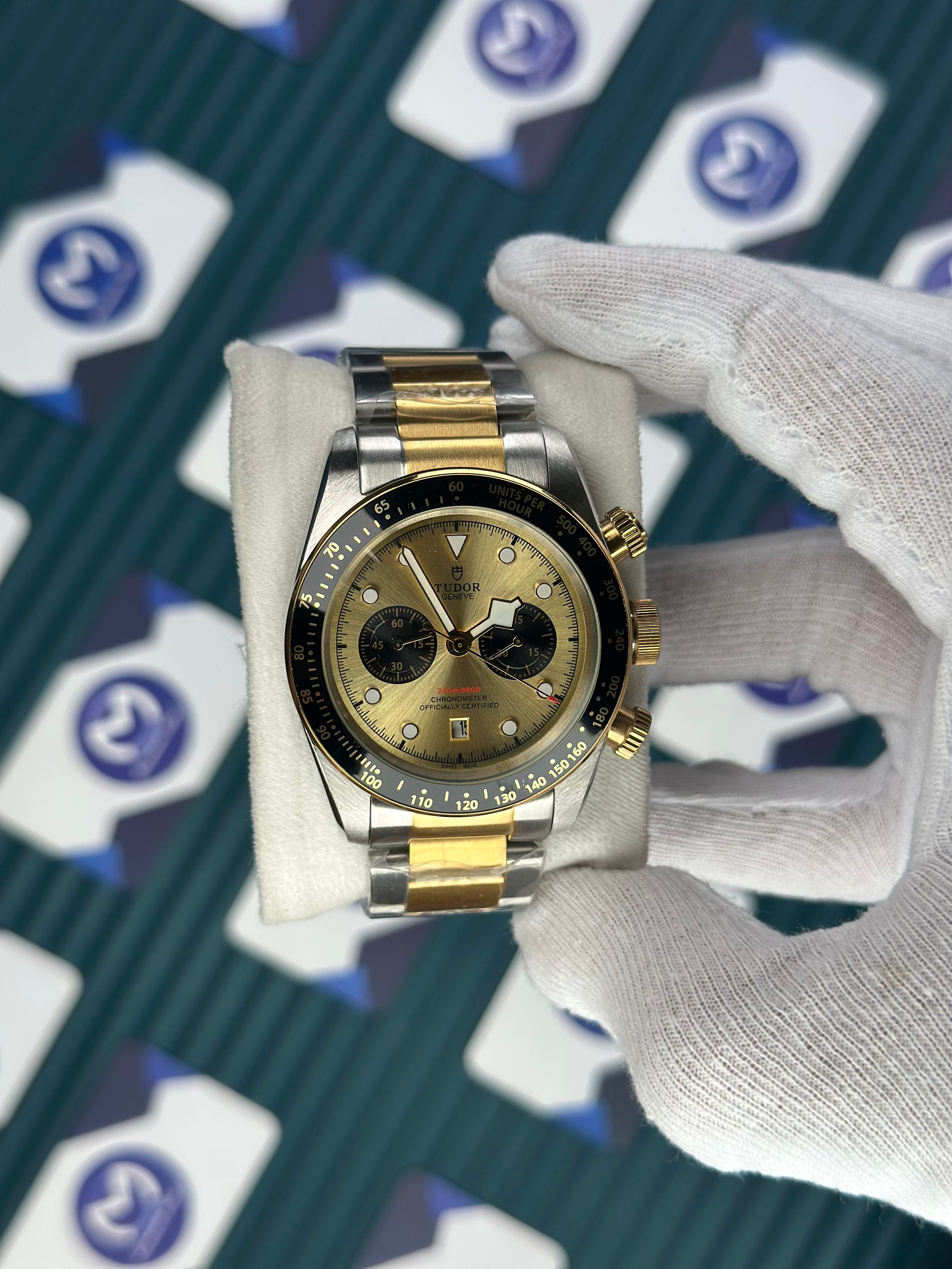 TUDOR BLACK BAY CHRONO GOLD DIAL BLACK CHRONO GOLD-SILVER OYSTER