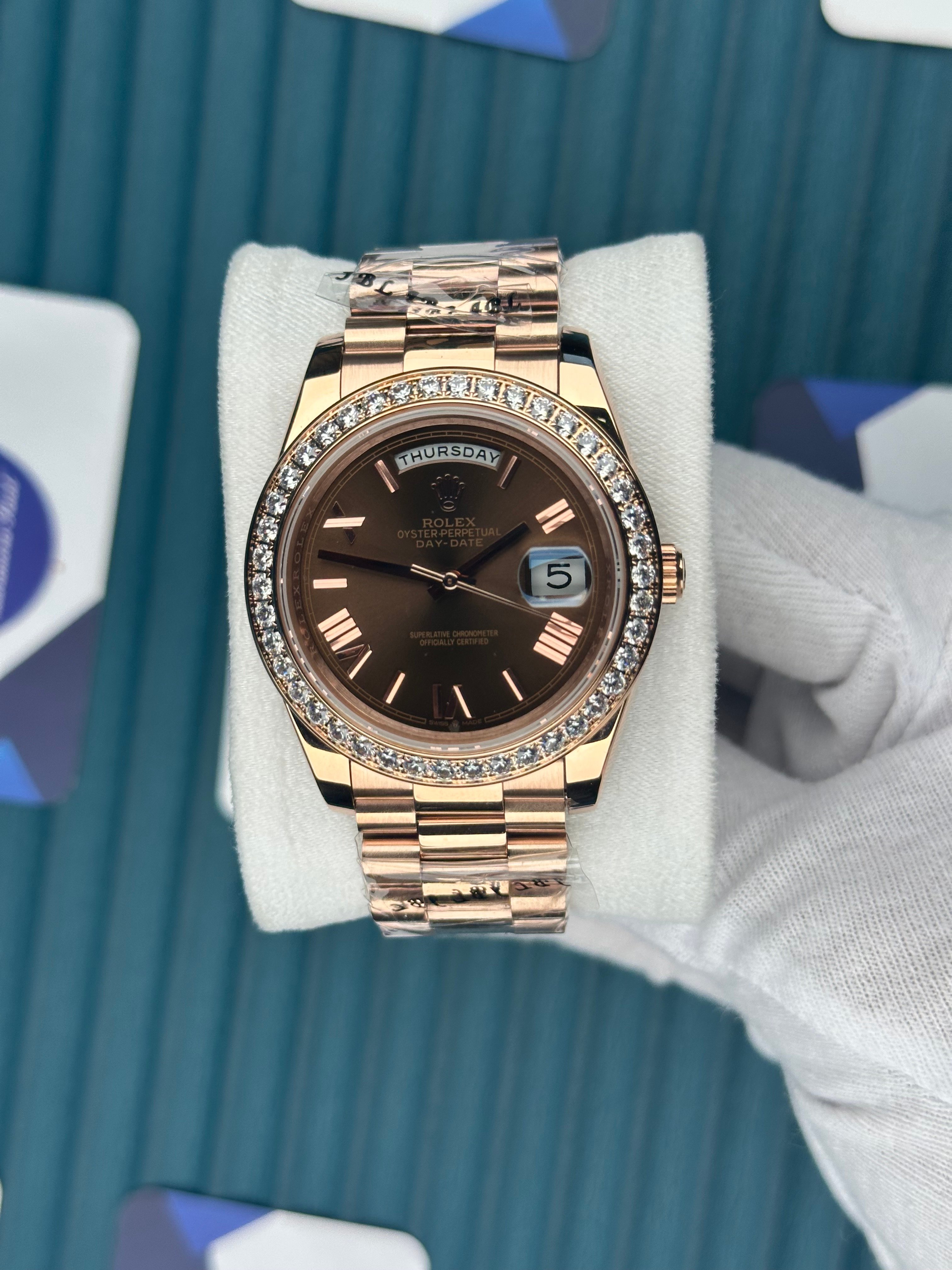 ROLEX DAY-DATE CHOCOLATE DIAL DIAMOND BEZEL ROSE PRESIDENT