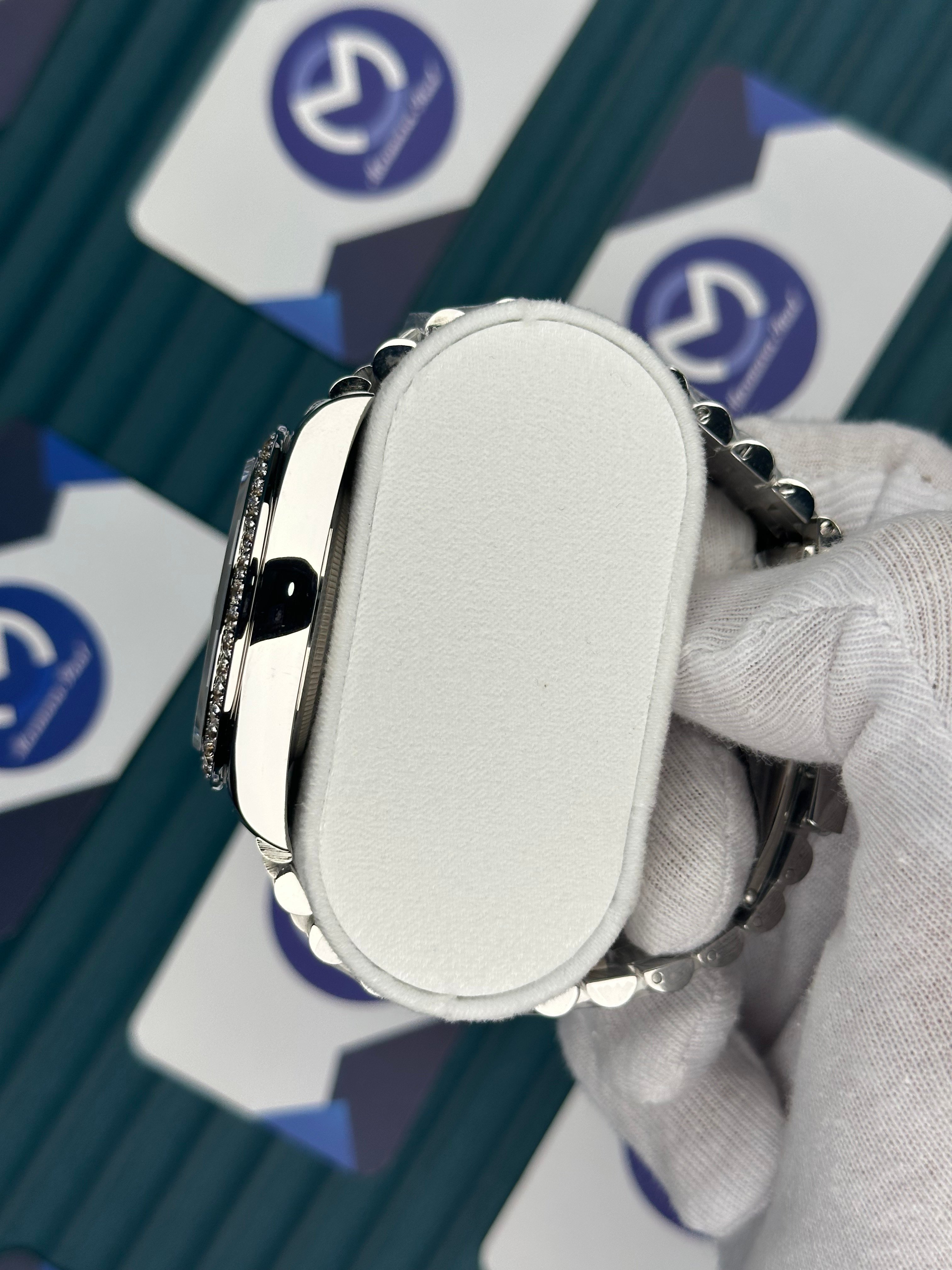 ROLEX DAY-DATE PATTERNED BLUE DIAMOND BEZEL AND INDEX SILVER JUBILE