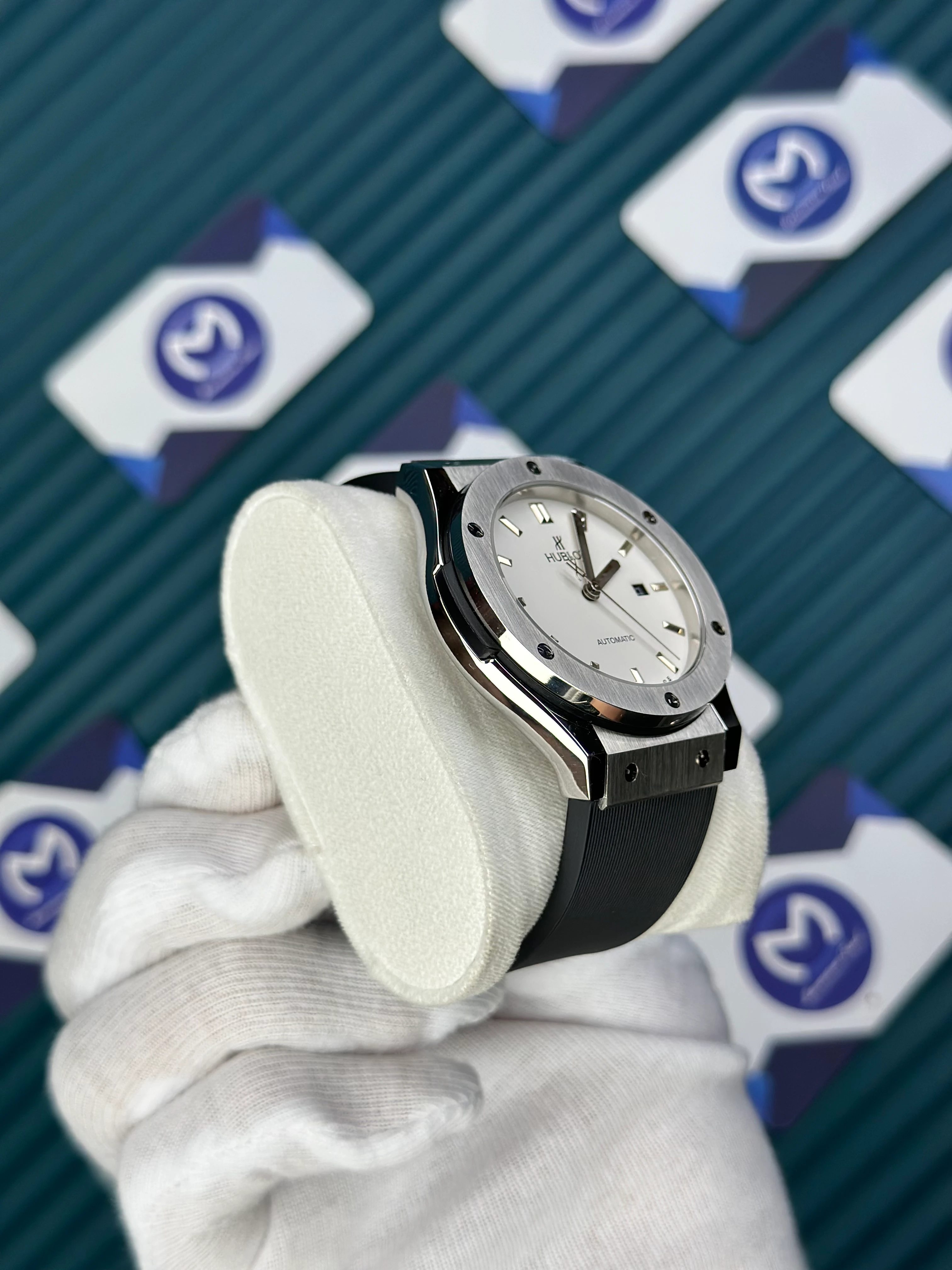 HUBLOT GENEVE AUTOMATIC VENDOME WHITE DIAL SILVER CASE BLACK RUBBER CORD 