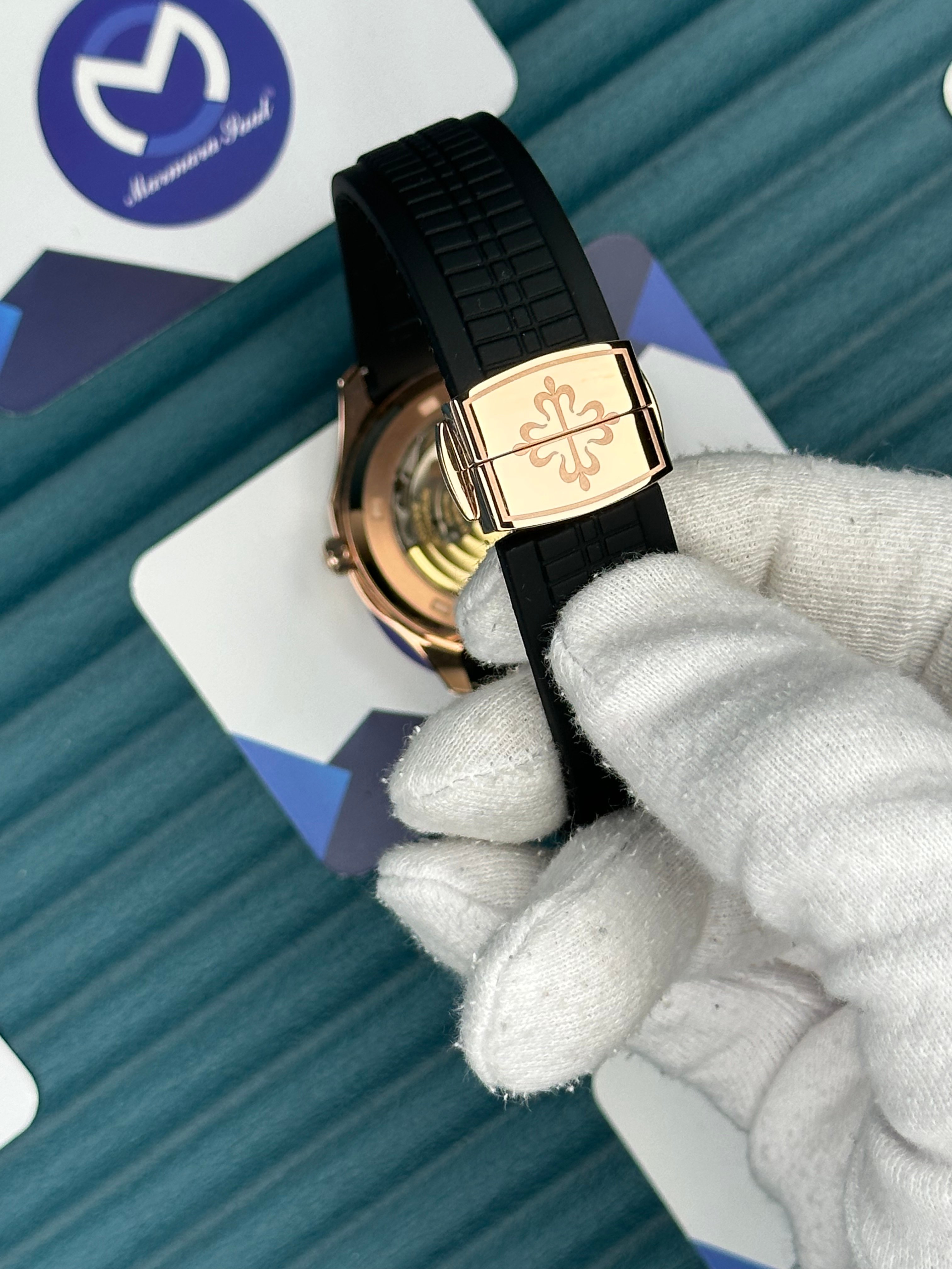 Patek Philippe Aquanaut Siyah Kordon Beyaz Kadran Rose Kasa