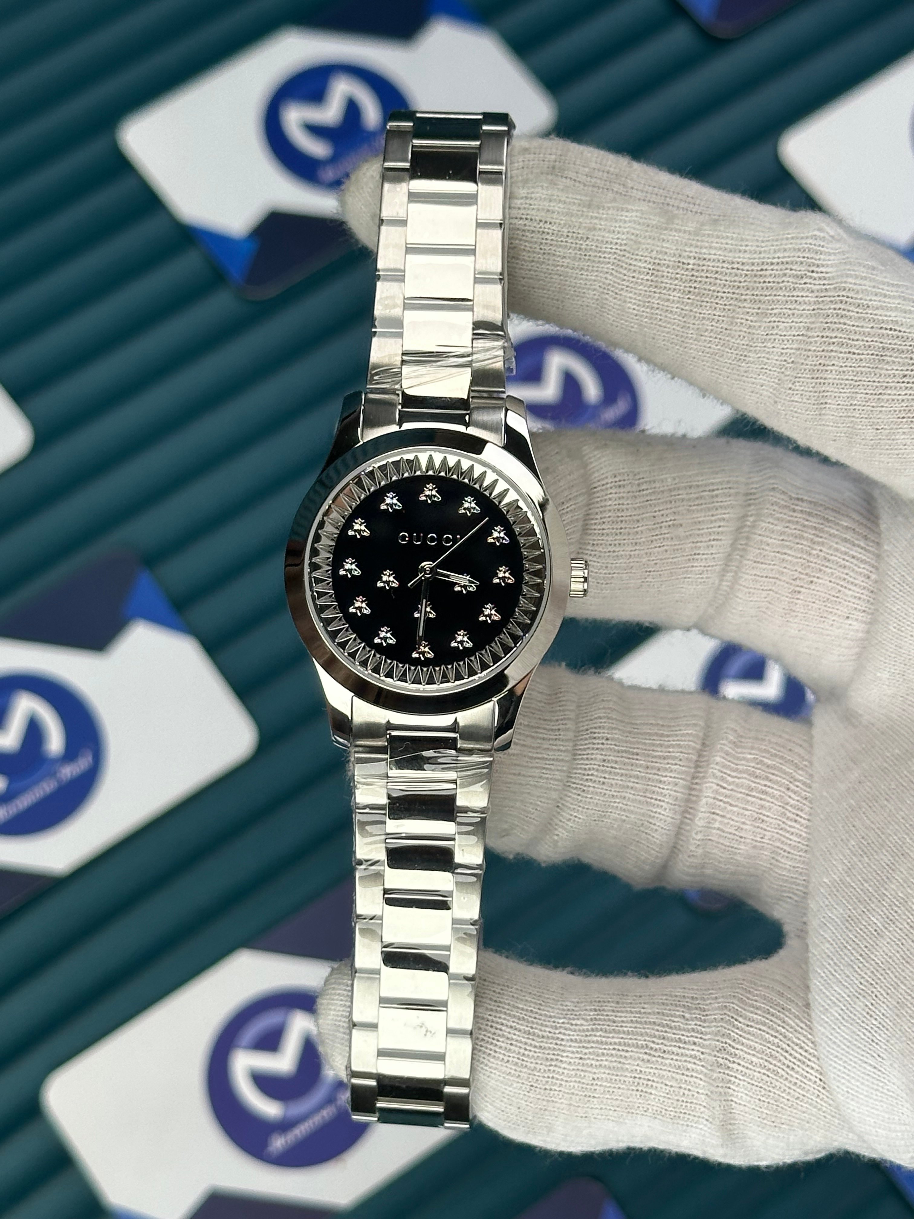 GUCCI WOMAN BLACK DIAL BUTTERFLY MOTIF SILVER