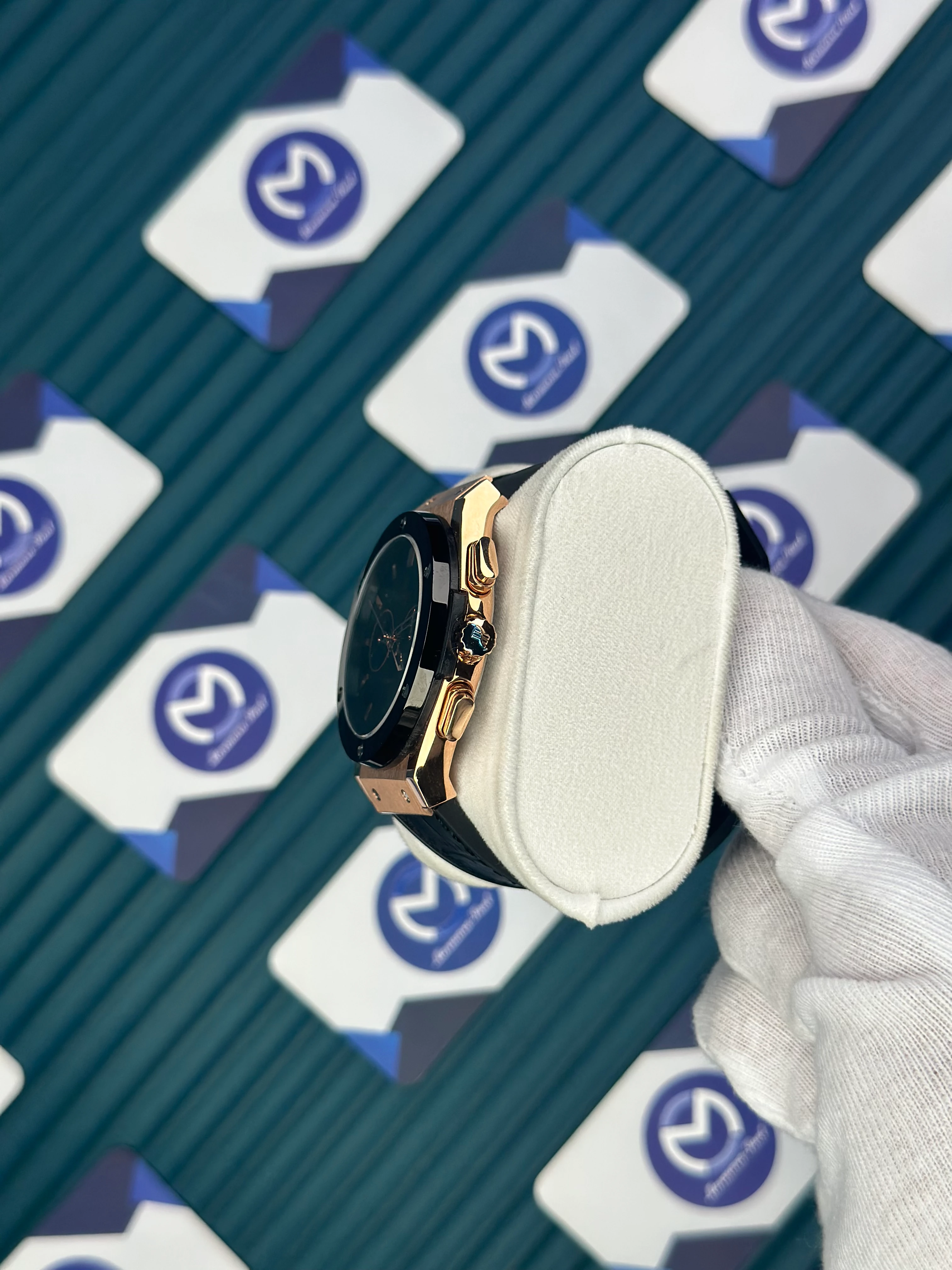 HUBLOT AUTOMATIC CLASSIC FUSHION VENDOME BLACK DIAL ROSE-BLACK CASE BLACK LEATHER CORD