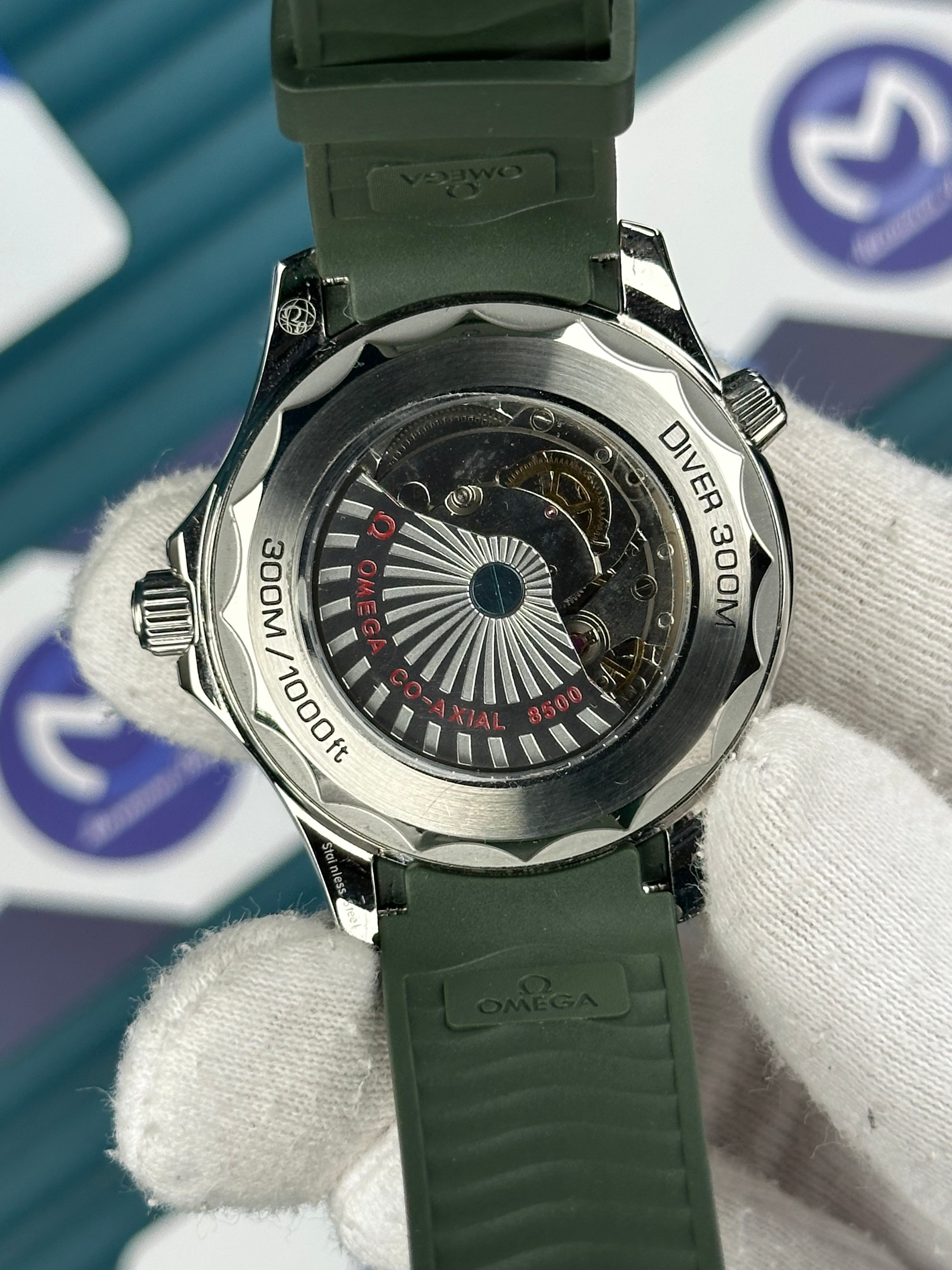 Omega Seamaster Diver 300m Yeşil Kauçuk Kordon