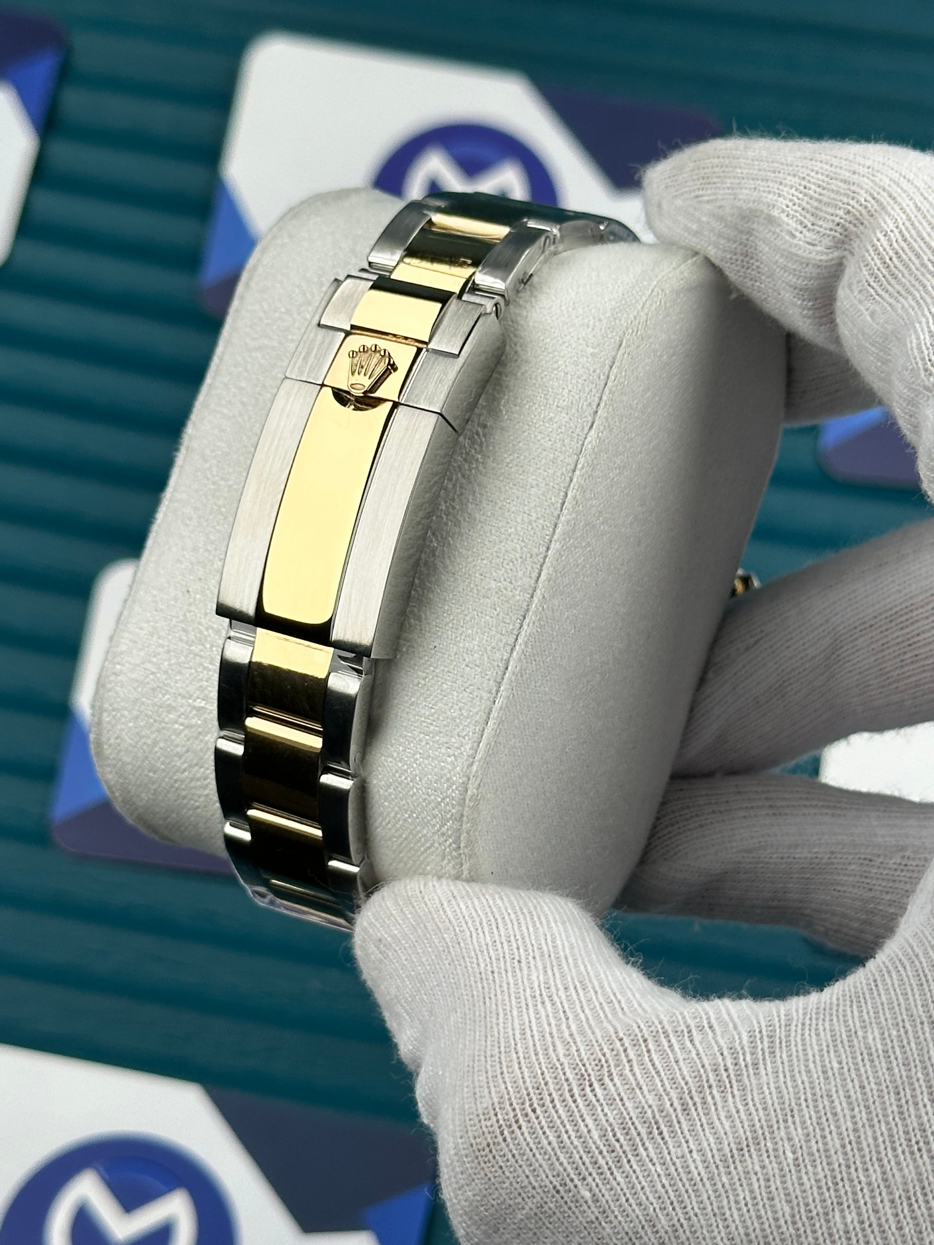 ROLEX DAYTONA WHITE DIAL GOLD-SILVER OYSTER