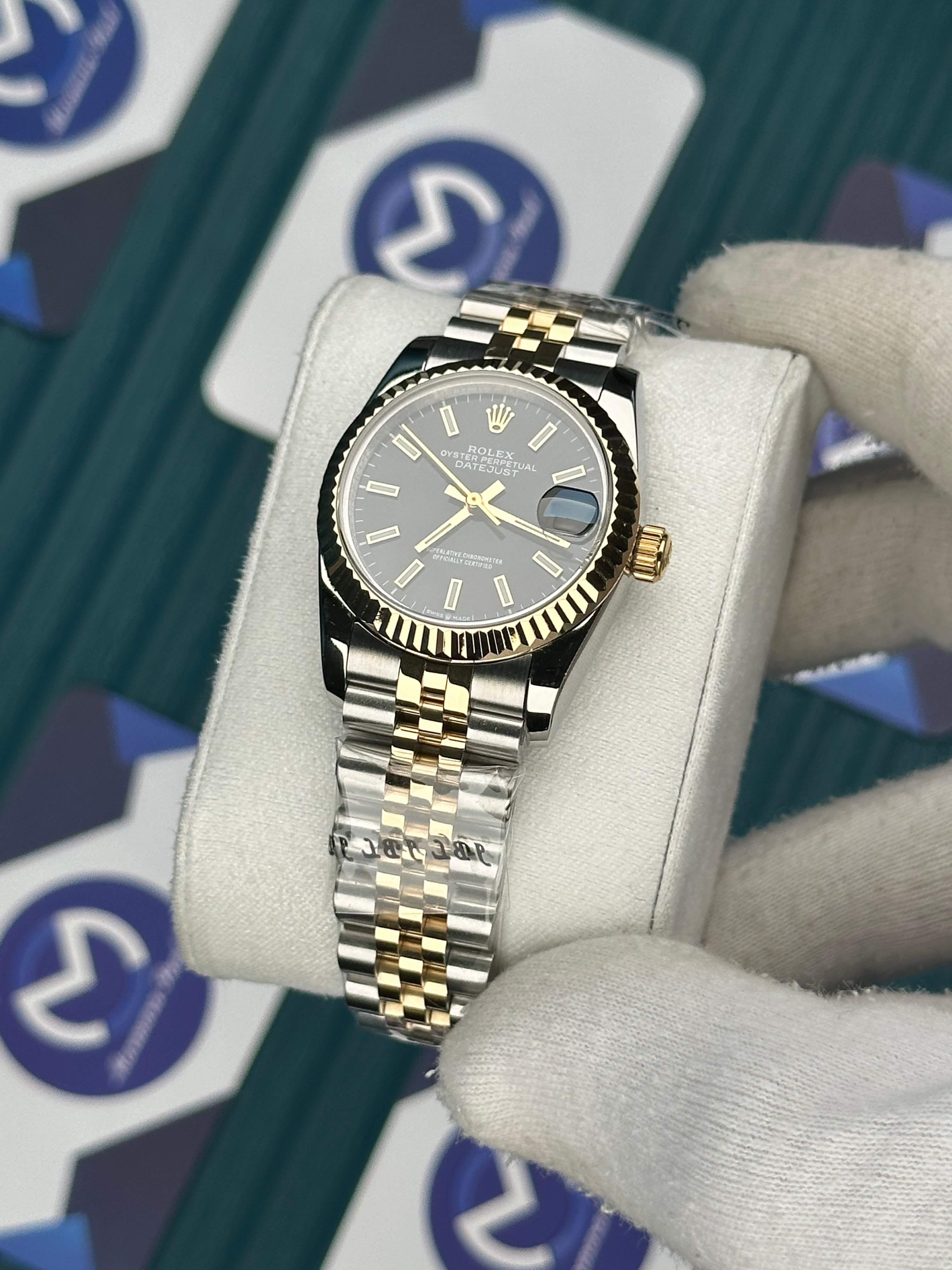ROLEX 31 BLACK DIAL GOLD-SILVER JUBILEE