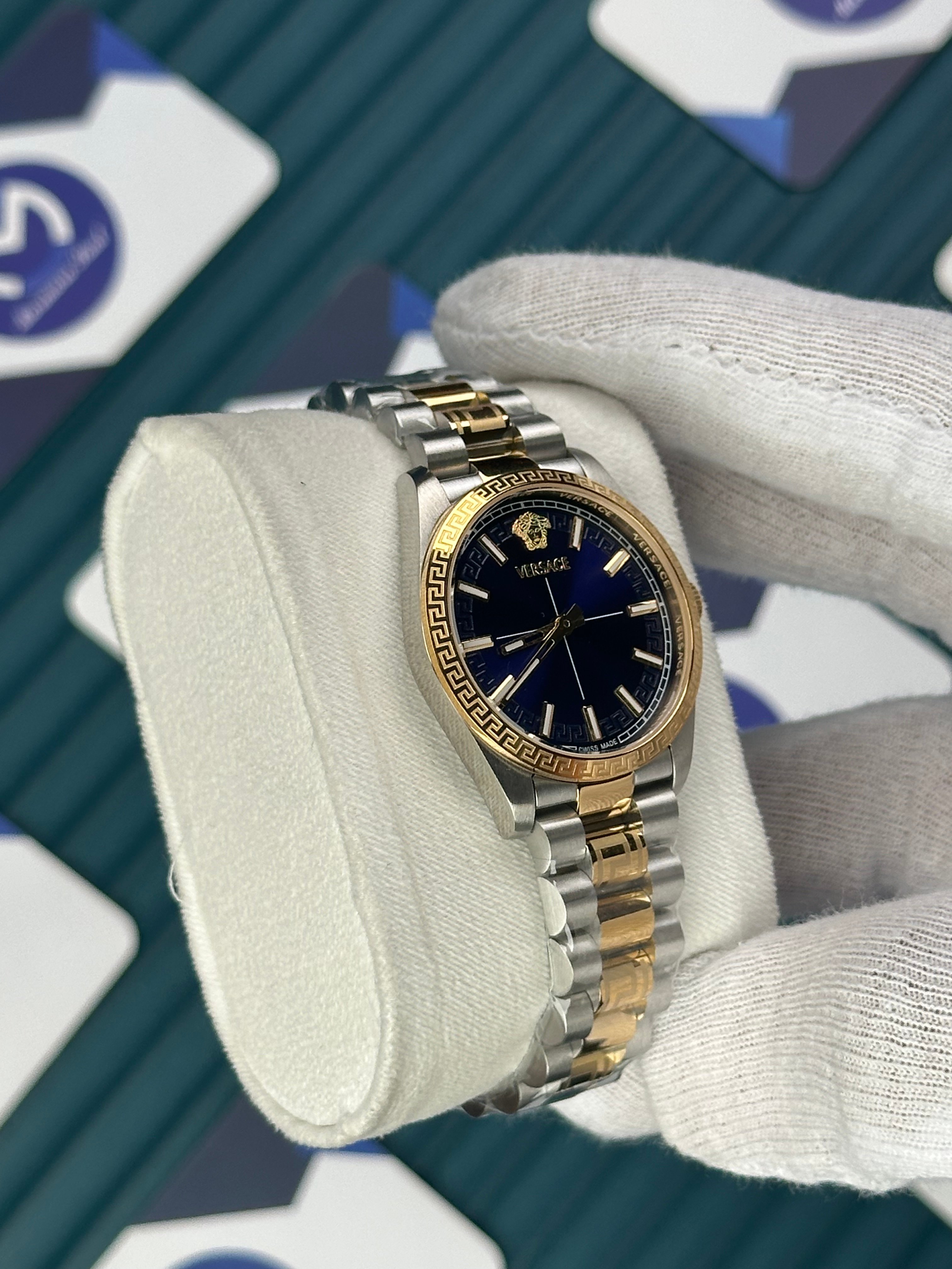 VERSACE 32 MM BLUE DIAL MILLENYIUM GENT GOLD-SILVER