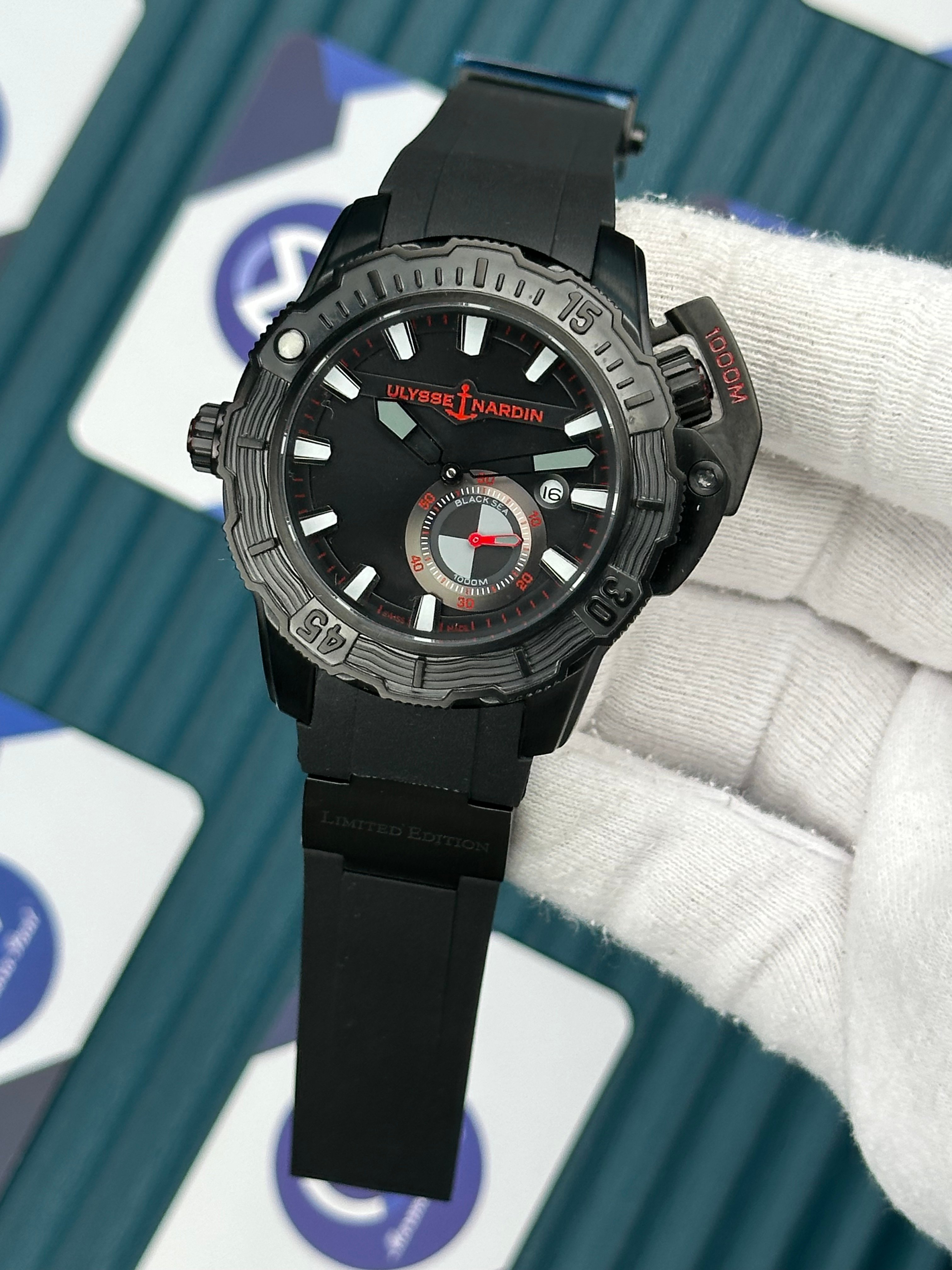Ulyse Nardin Hammerhead Shark Dark Red Detail
