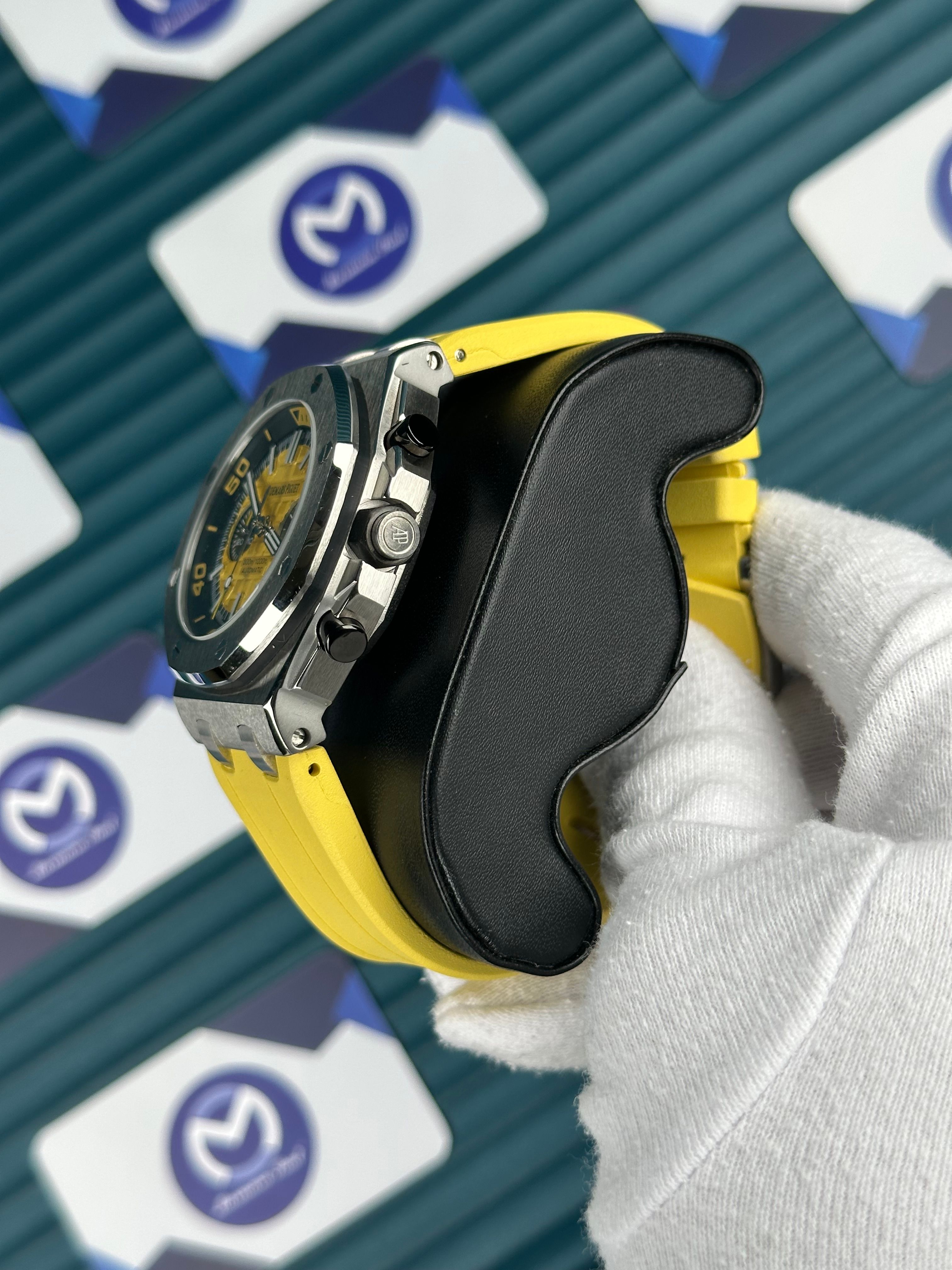 Audemars Piguet Royal Oak Offshore Diver Sarı Kadran Siyah Chronograph Automatic