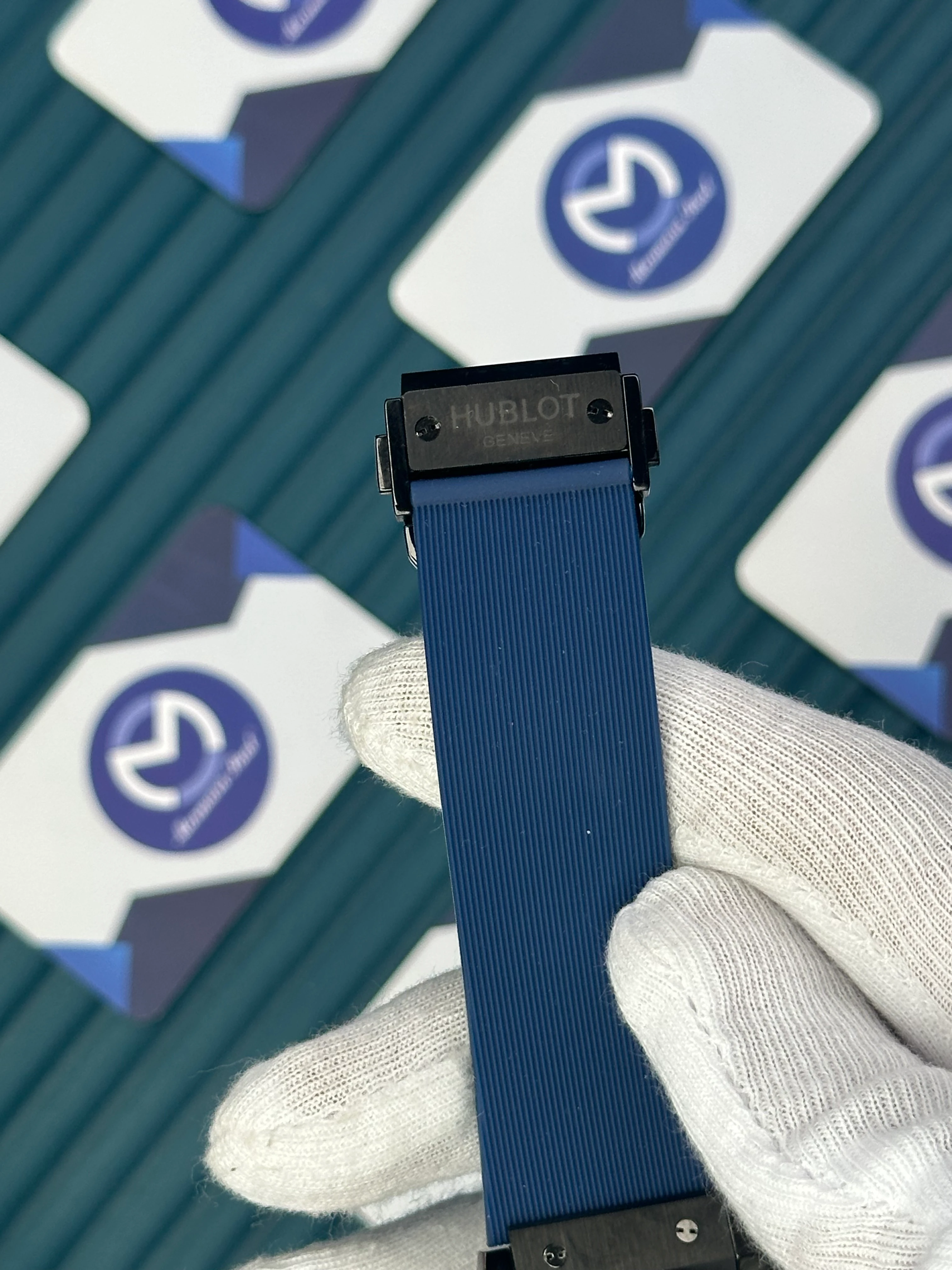 HUBLOT AUTOMATIC FUSHION CLASSIC VENDOME NAVY BLUE CHRONOGRAPH DIAL BLACK CASE NAVY BLUE RUBBER CORD 