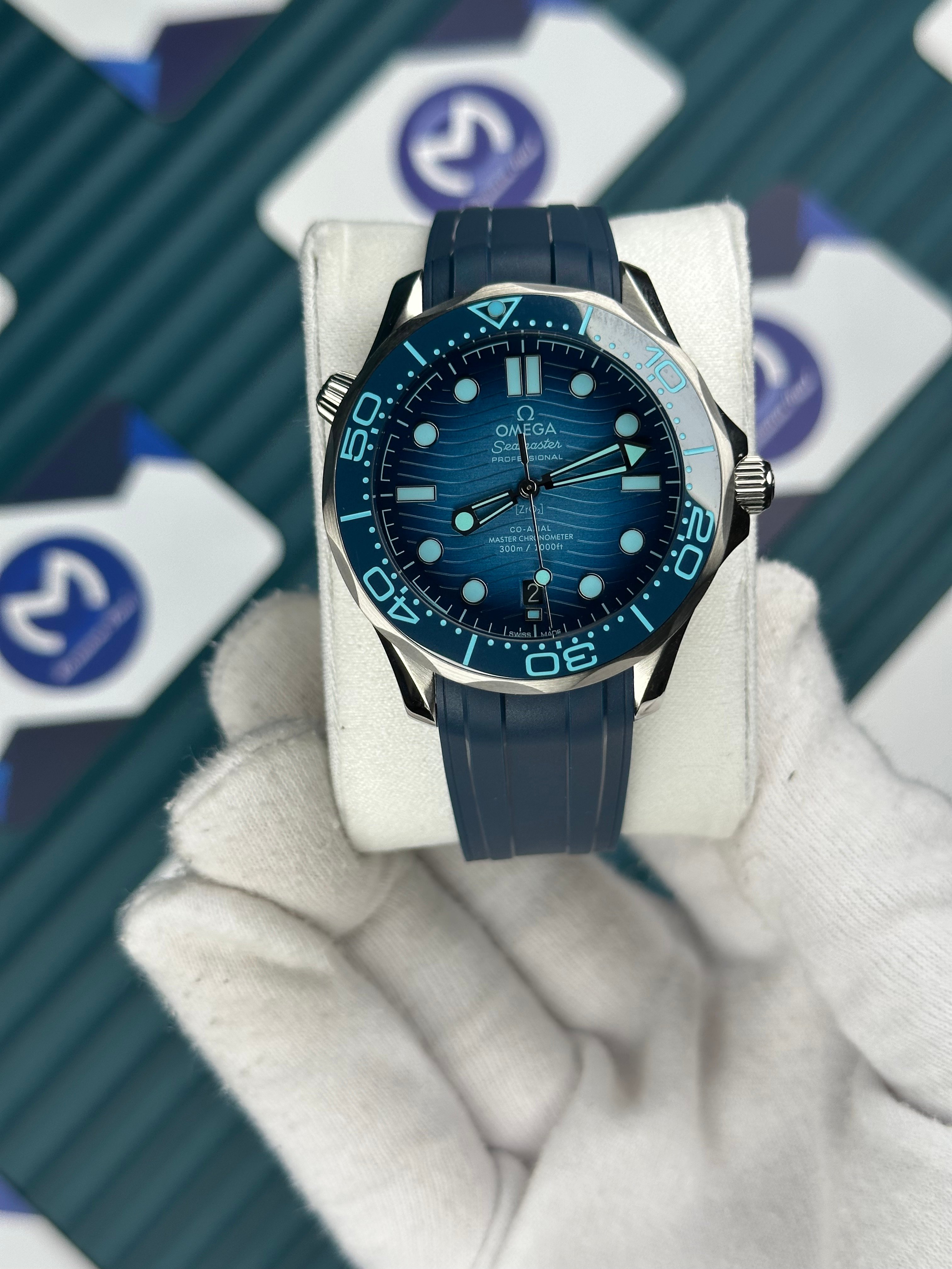 Omega Seamaster Diver 300m Otomatik Mavi Kauçuk Kordon
